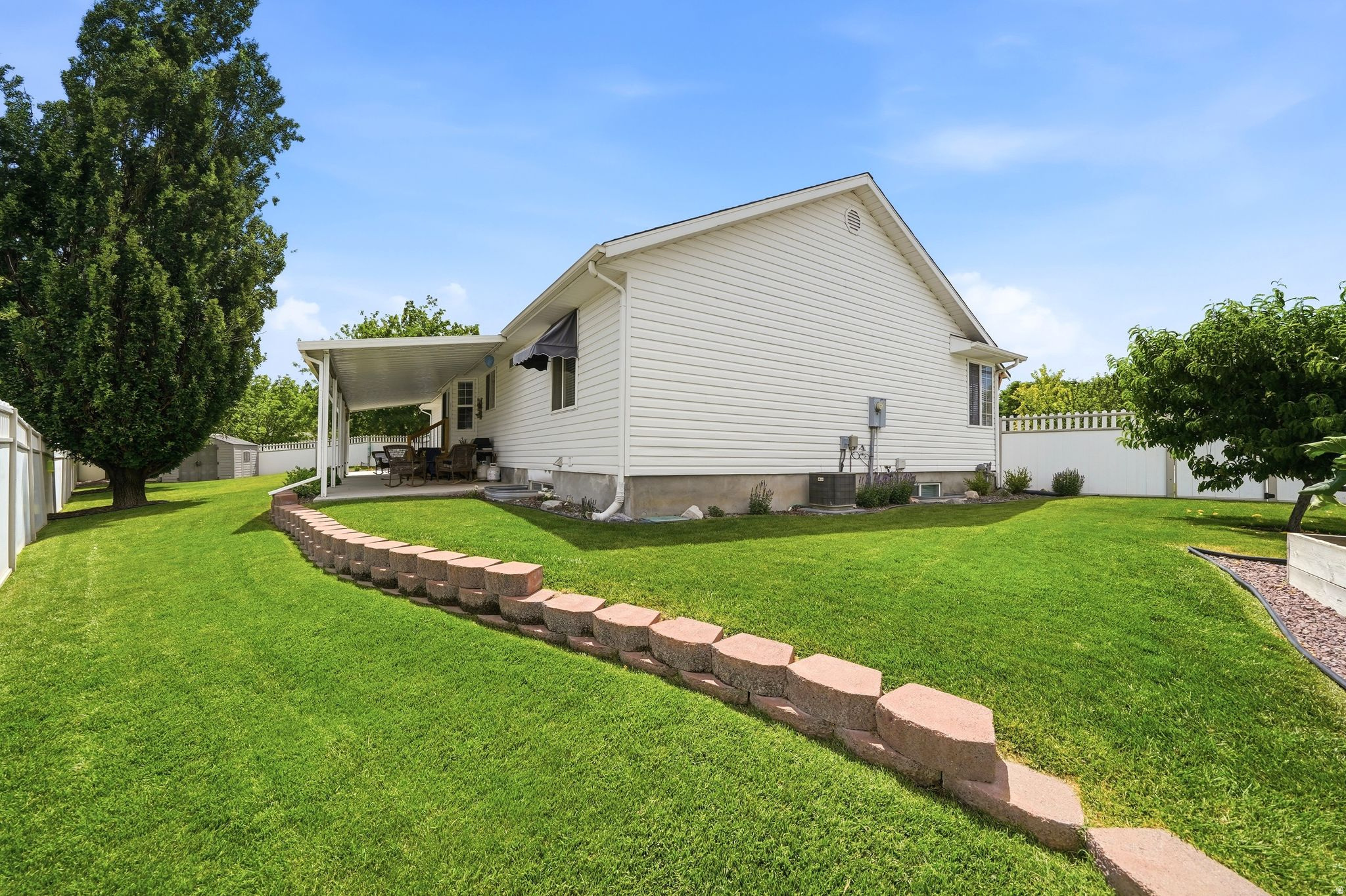 SUNRISE FLATS - Residential