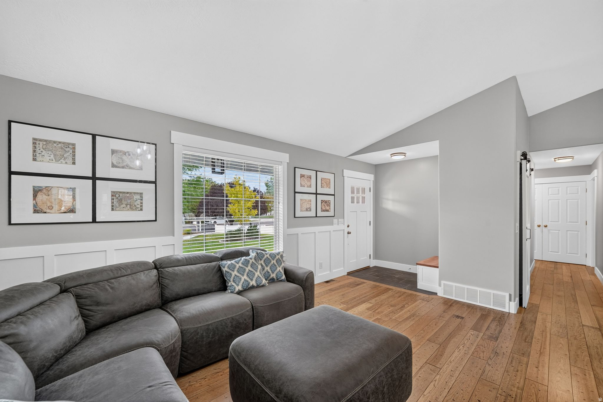 SUNRISE FLATS - Residential