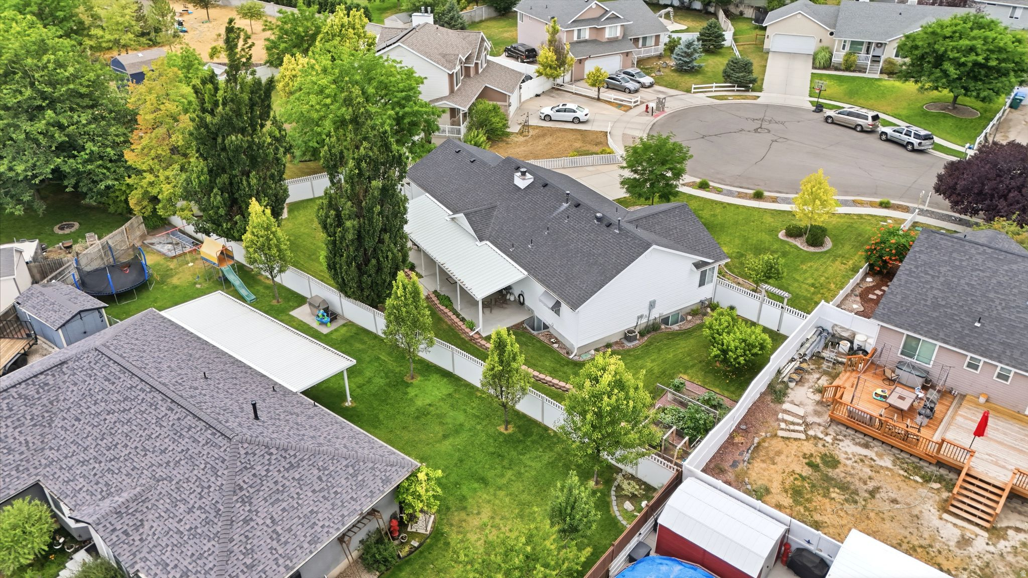 SUNRISE FLATS - Residential