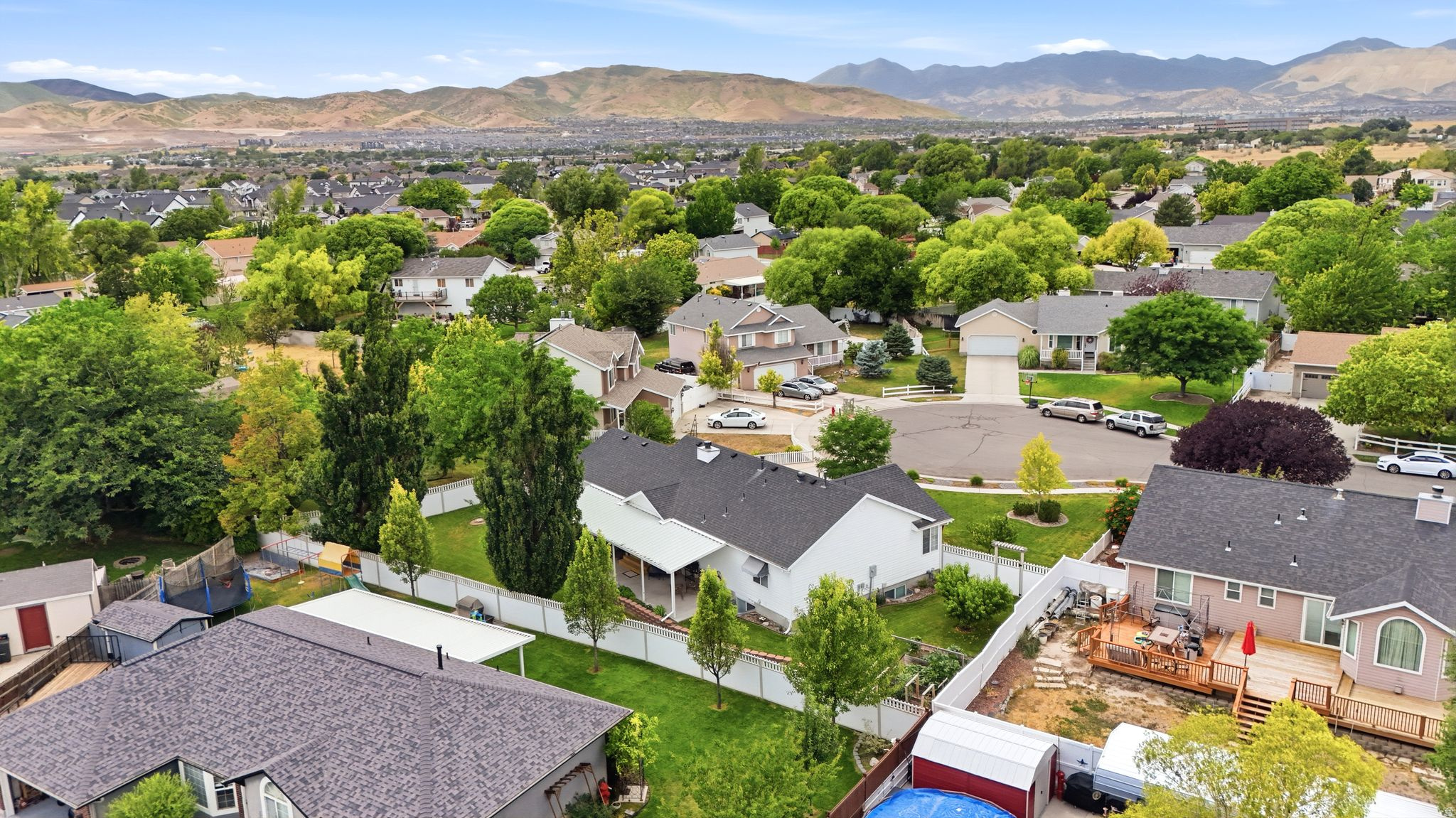 SUNRISE FLATS - Residential