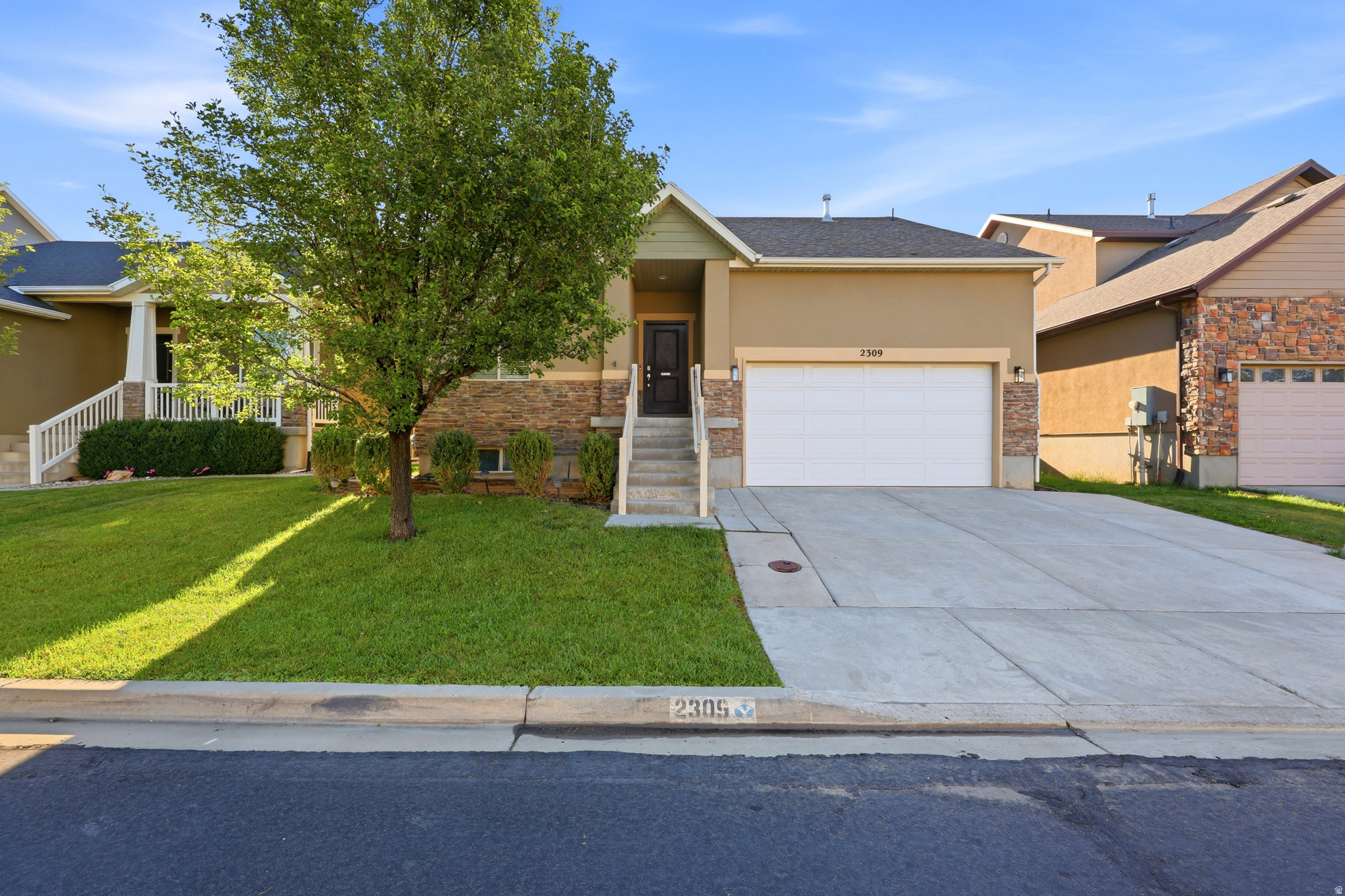 Emmaculate Ramber in the Valentine Estates located in Wood Cross.  Grand Vaulted Ceilings with Easy Main level Living with 3 Bedrooms, 2 Baths and Laundry.   Open Concept  Grand Family Room and Kitchen. Granite Counters, Stainless Steel Appliances and Closet Pantry.  Primary Bedroom has Vaulted Ceilings, Attached En Suite Bathroom with Separate Tub & Shower, and Walk in Closet. 2 Additional Main Level Bedrooms and Hall Bathroom.  Room to Grow in the over 1300 Sq Foot unfinished basement.  Quite Community with Community Pool, Parks, Walking & Biking Trails.   Square footage figures are provided as a courtesy estimate only  Buyer is advised to obtain an independent measurement.
