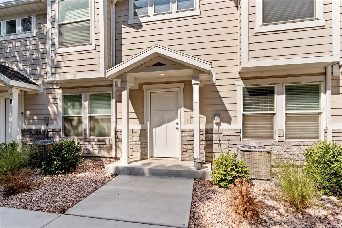 Welcome to Shady Brook Townhomes. Built in 2022, this nearly new townhome offers modern finishes and low-maintenance living. Everything about this home is easy- making for a smooth and straightforward buying experience. Whether you're a first-time buyer, downsizing, or looking for an investment opportunity, this home is worth a look. Agent/Owner. Square footage figures are provided as a courtesy estimate only and were obtained from County Records. Buyer is advised to obtain an independent measurement.