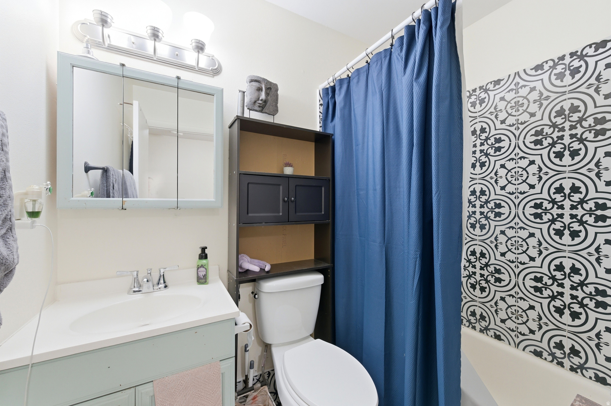 ELM TREE CONDO - Residential