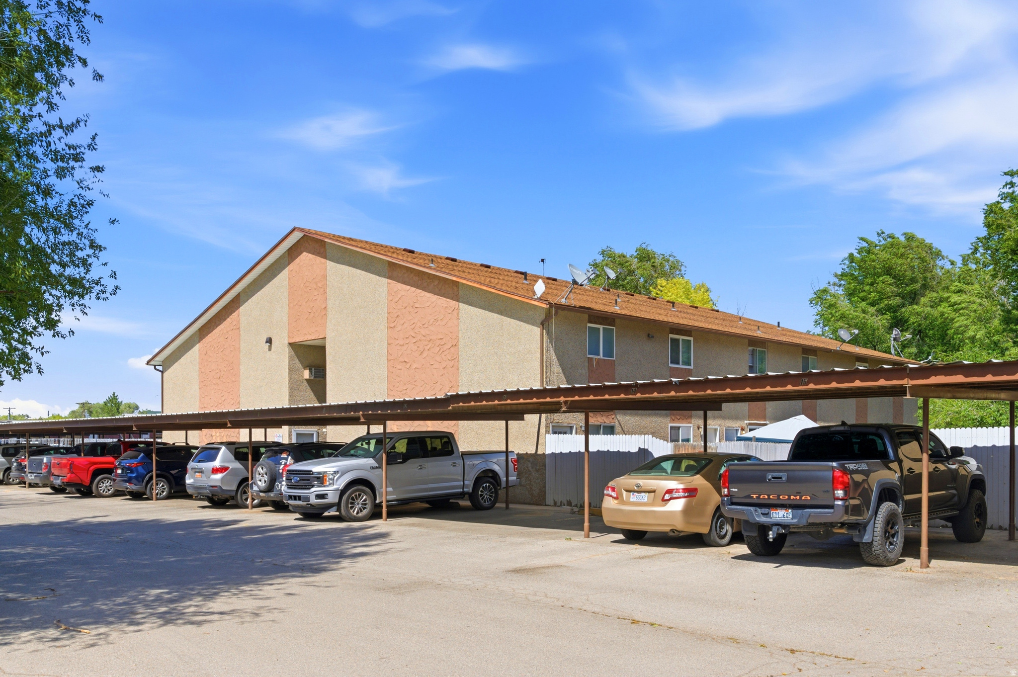 ELM TREE CONDO - Residential