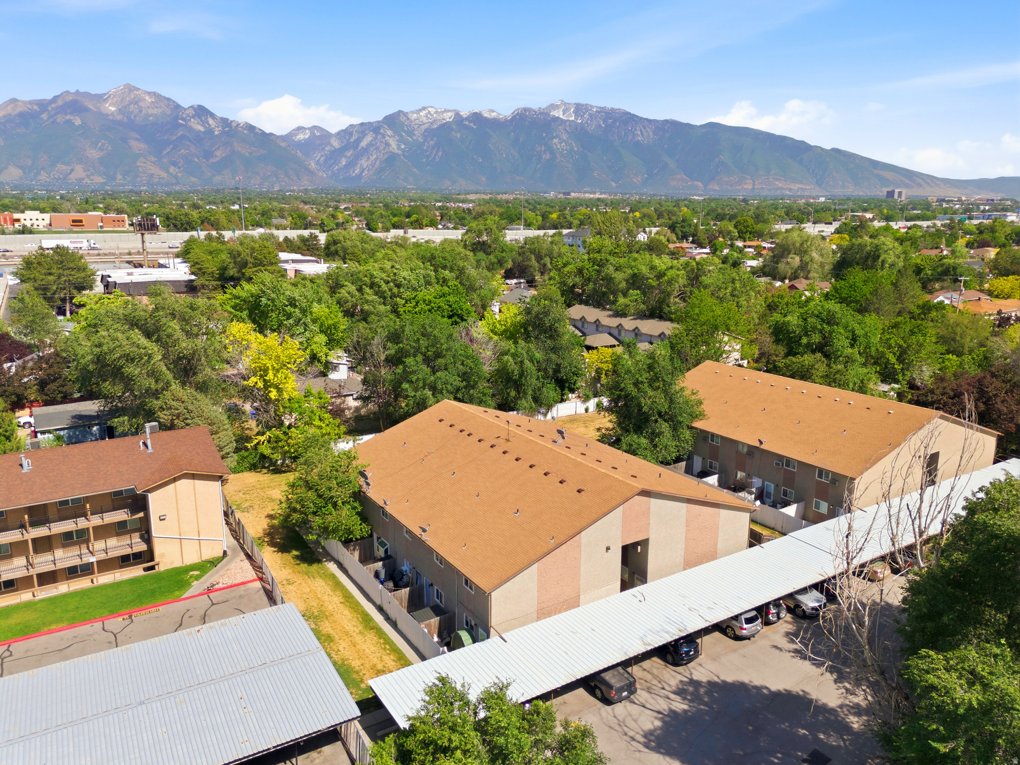 ELM TREE CONDO - Residential
