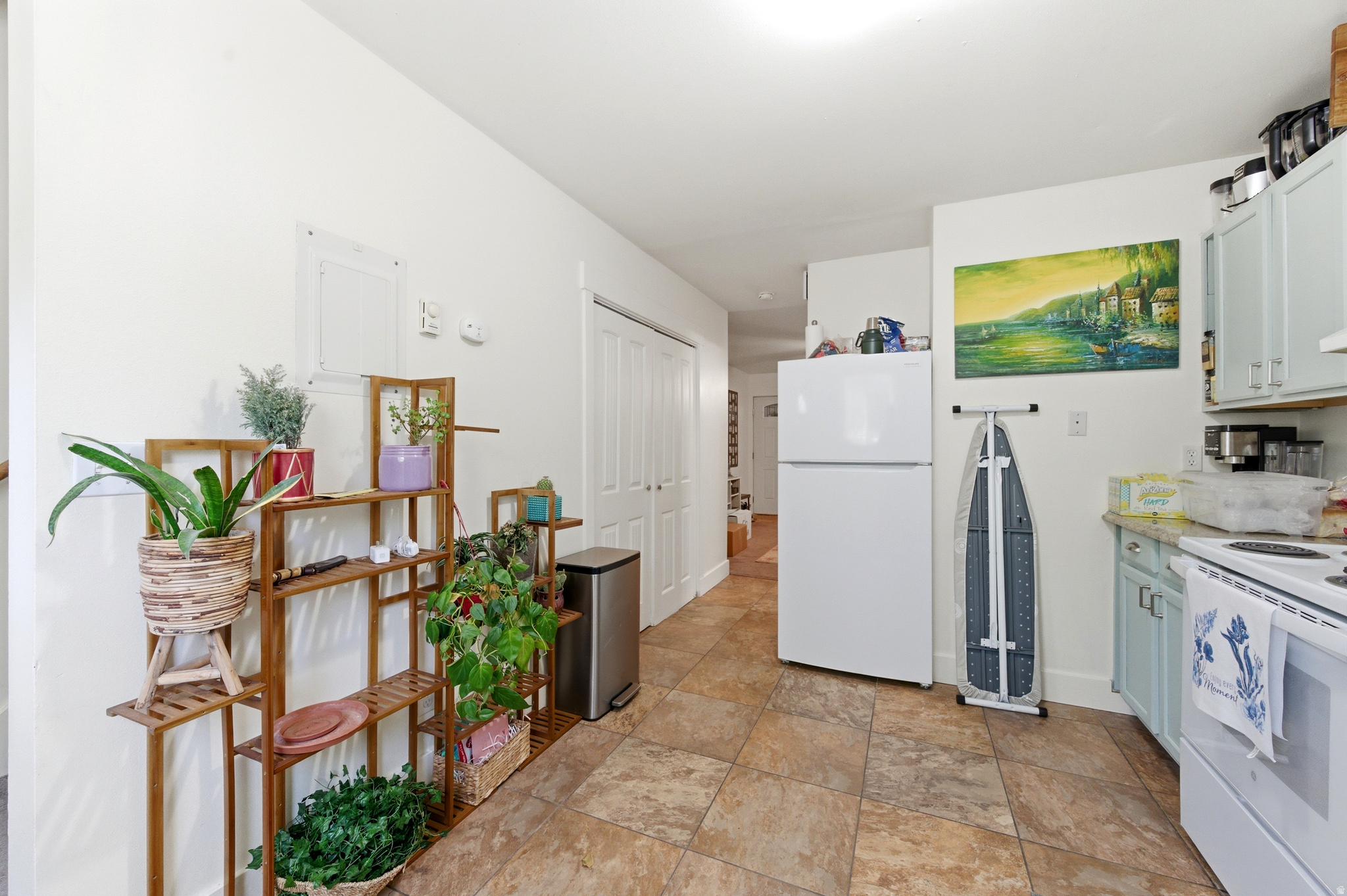ELM TREE CONDO - Residential