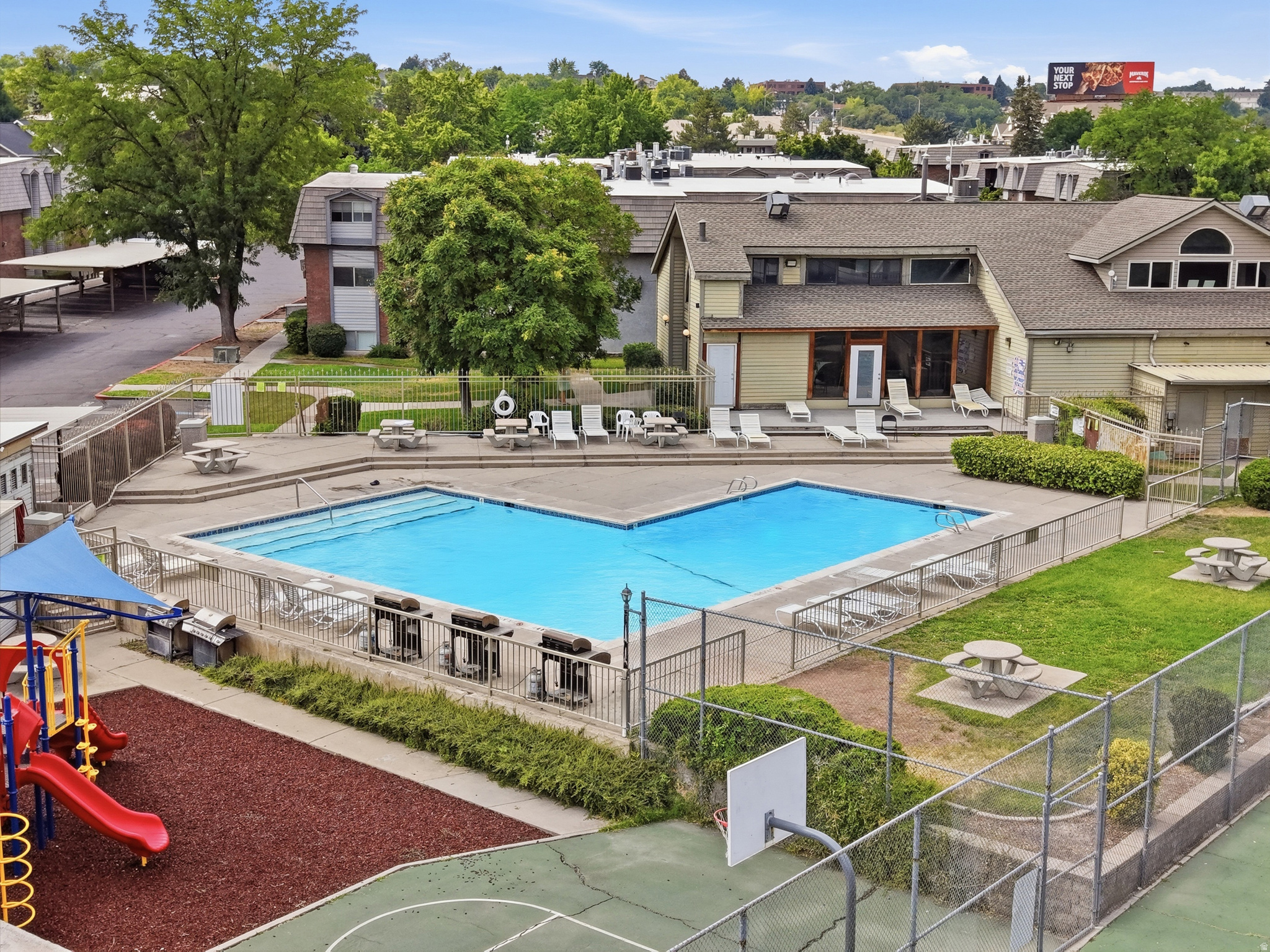WILLOWBROOK - Residential