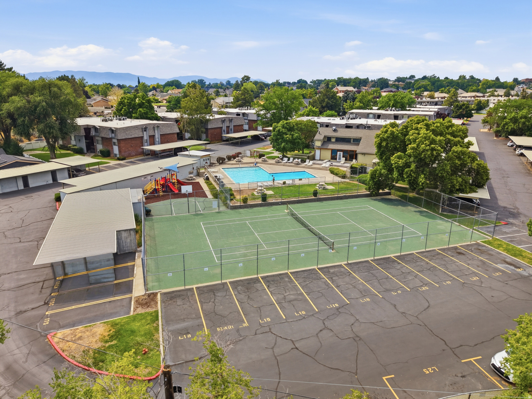 WILLOWBROOK - Residential
