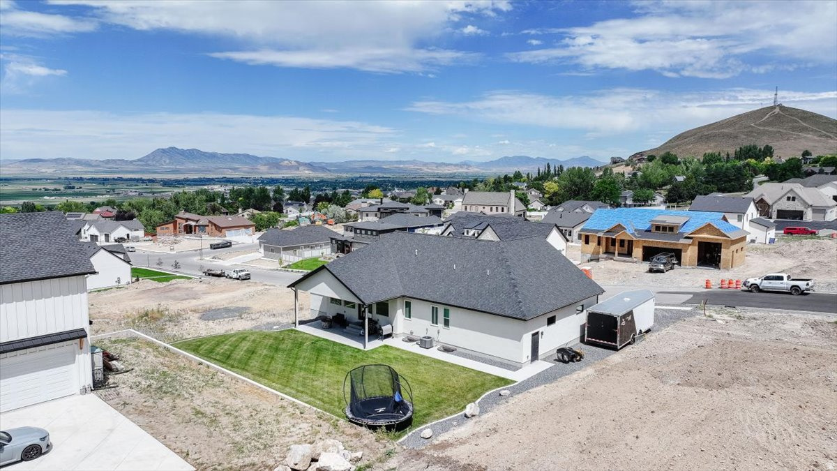 JUNIPER TRAILS - Residential