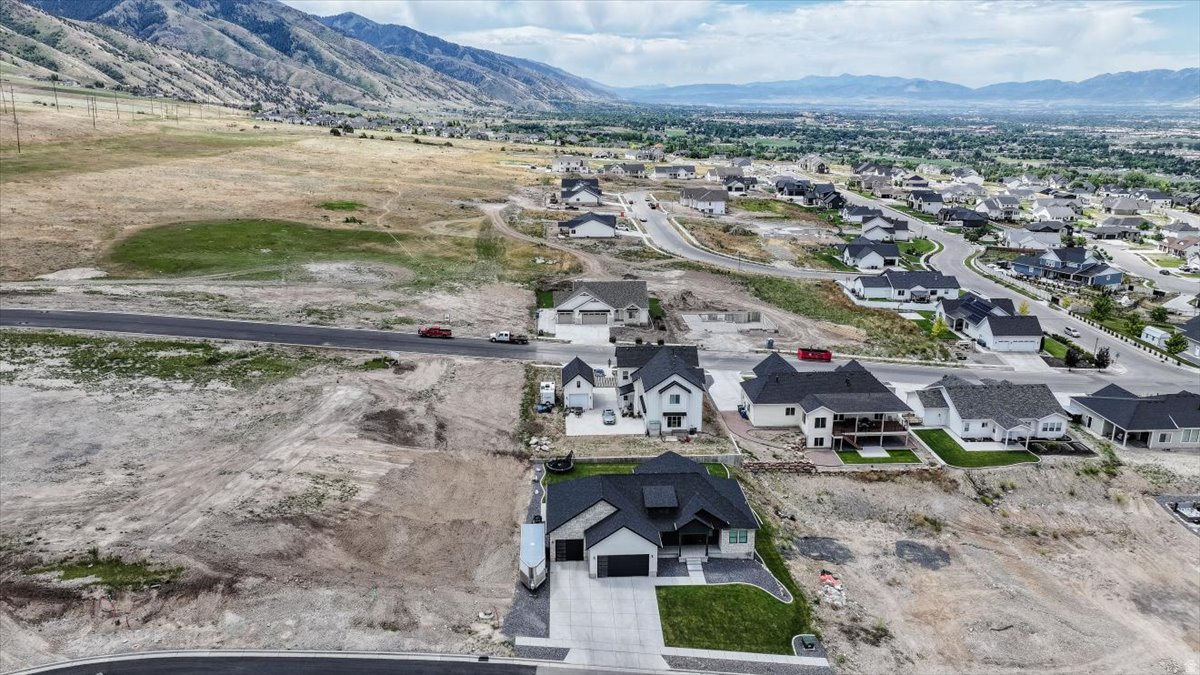 JUNIPER TRAILS - Residential