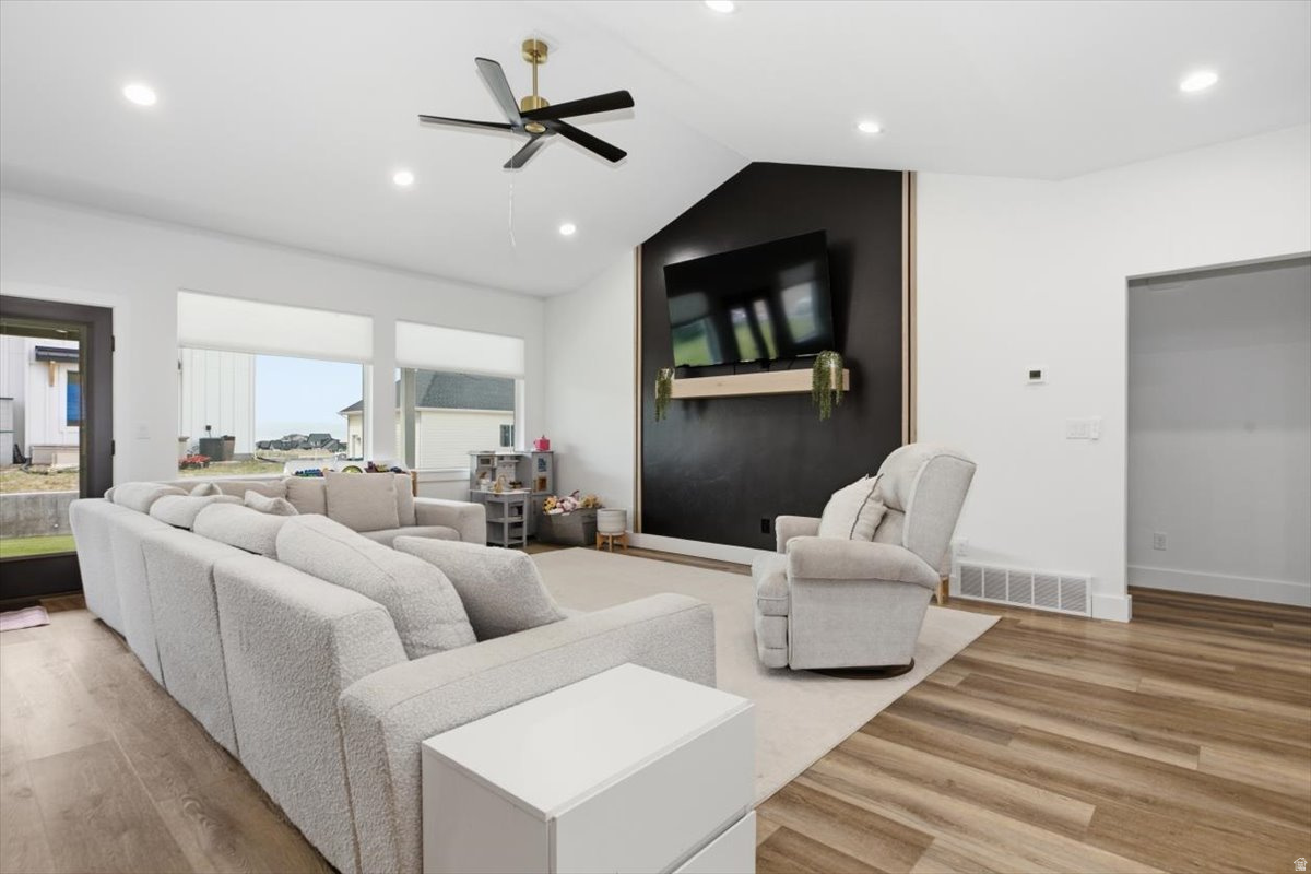 JUNIPER TRAILS - Residential