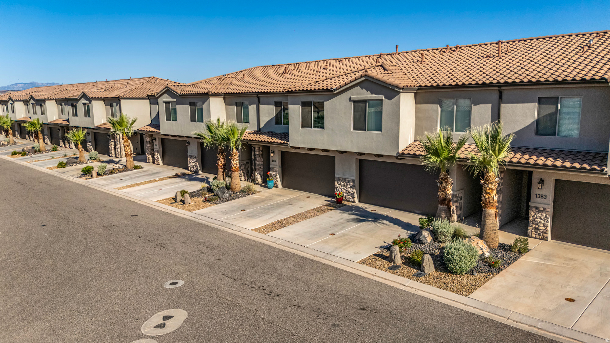 VIDA SOL VACATION TOWNHOMES - Residential