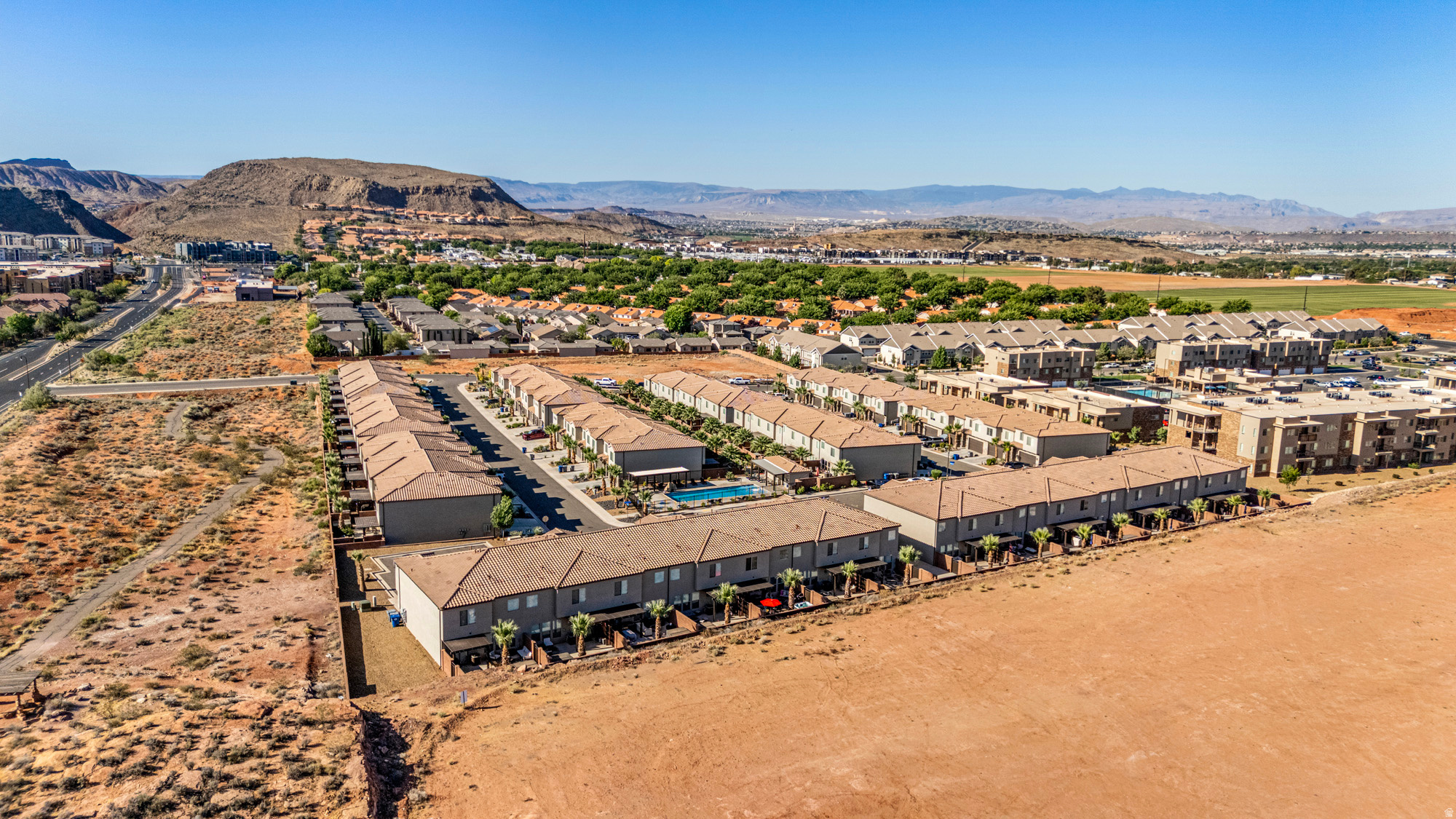 VIDA SOL VACATION TOWNHOMES - Residential