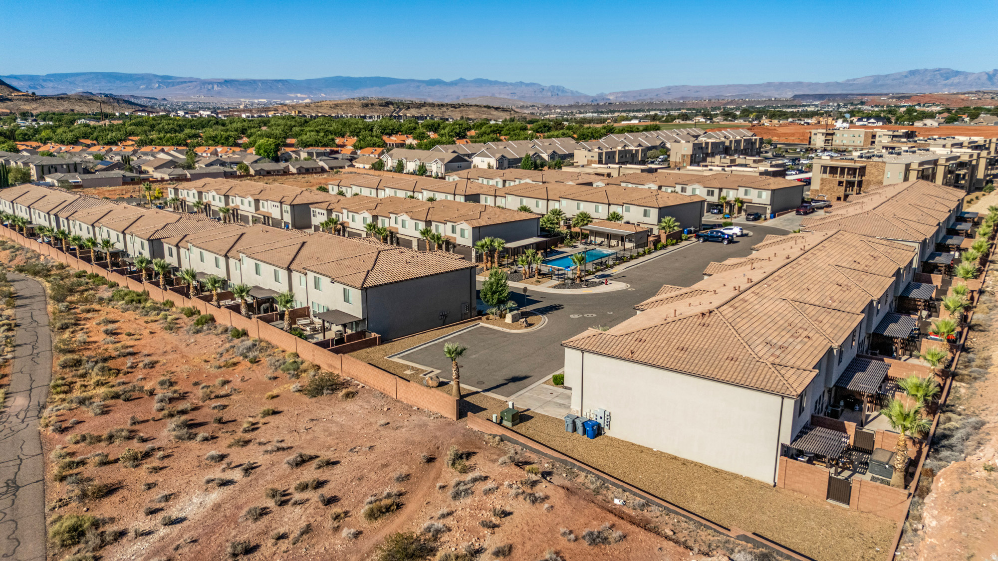 VIDA SOL VACATION TOWNHOMES - Residential