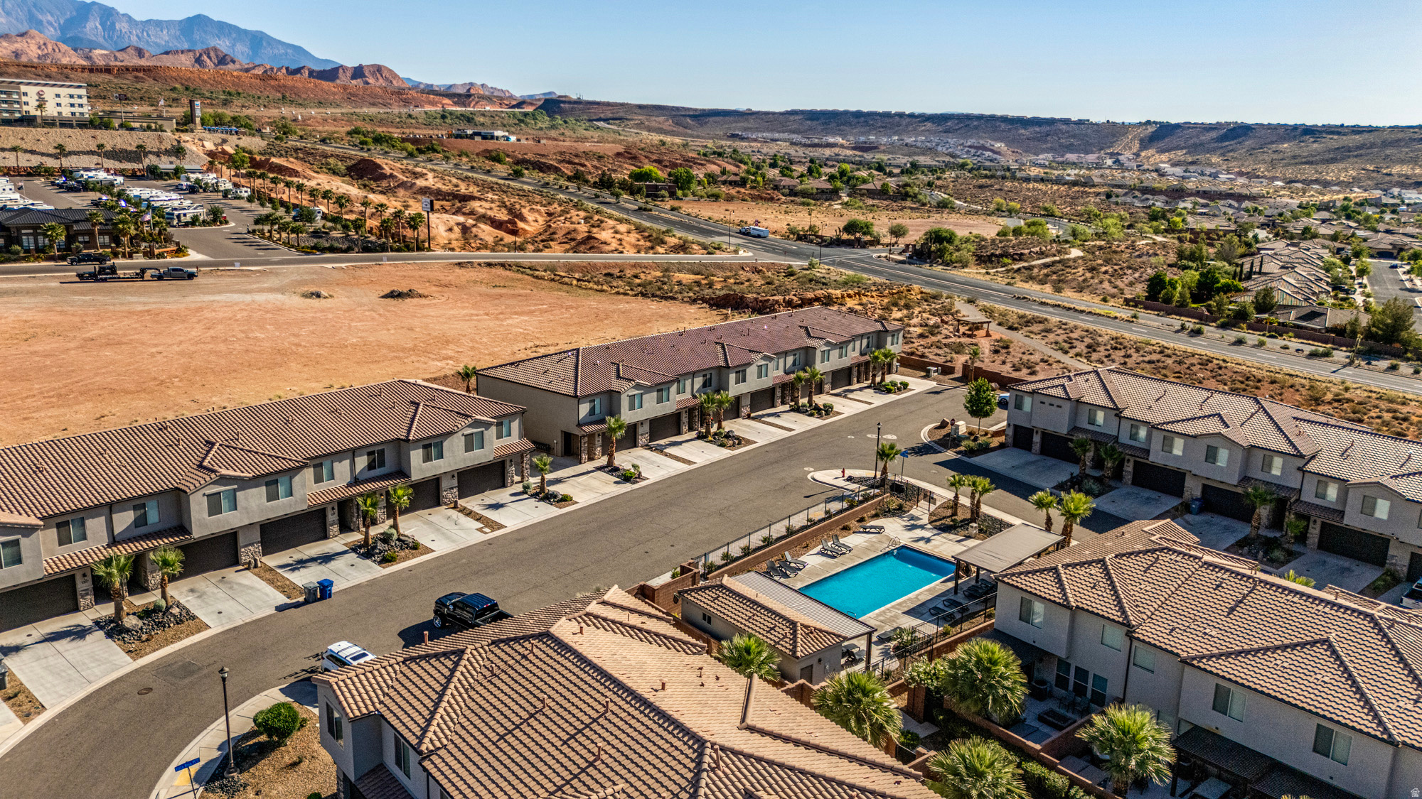 VIDA SOL VACATION TOWNHOMES - Residential