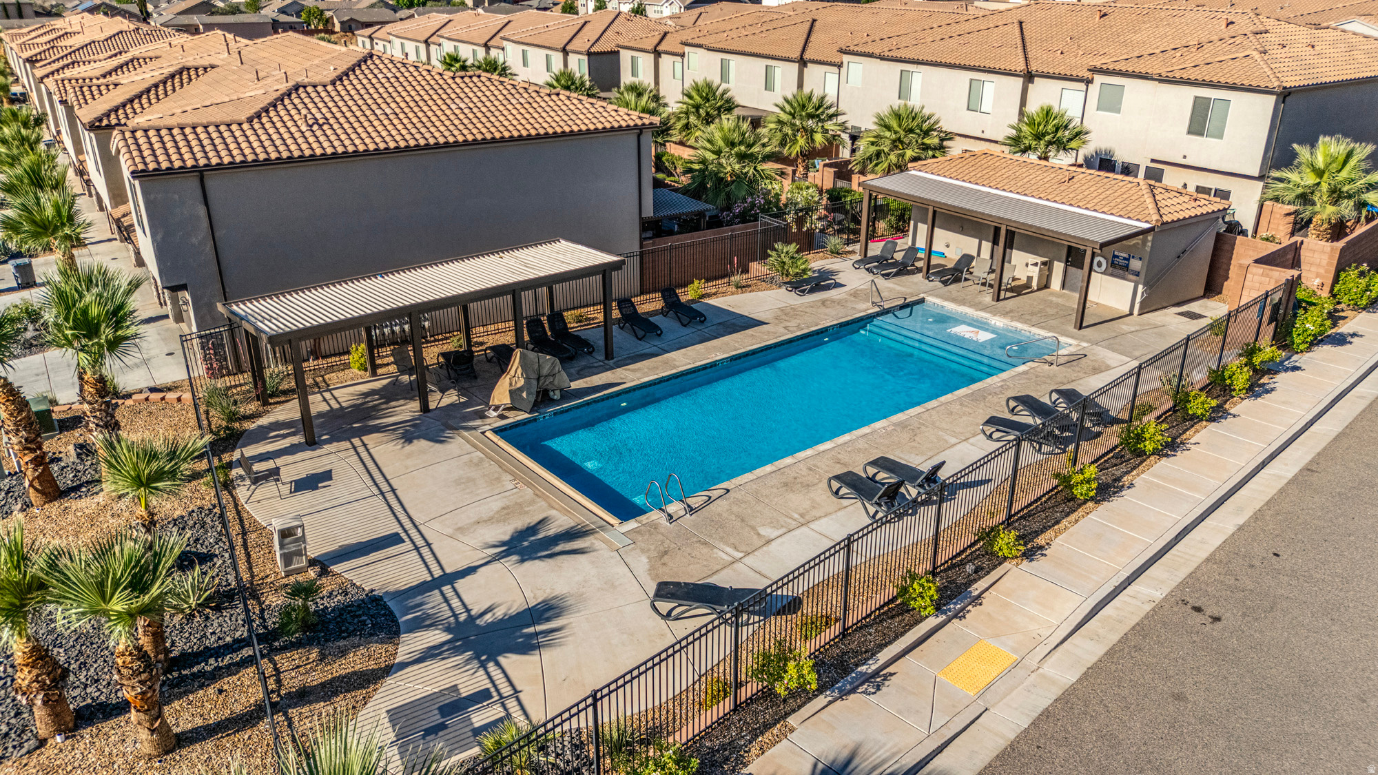 VIDA SOL VACATION TOWNHOMES - Residential