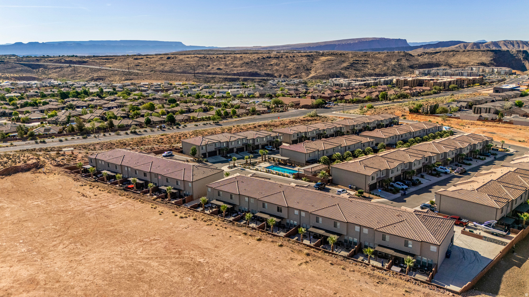 VIDA SOL VACATION TOWNHOMES - Residential