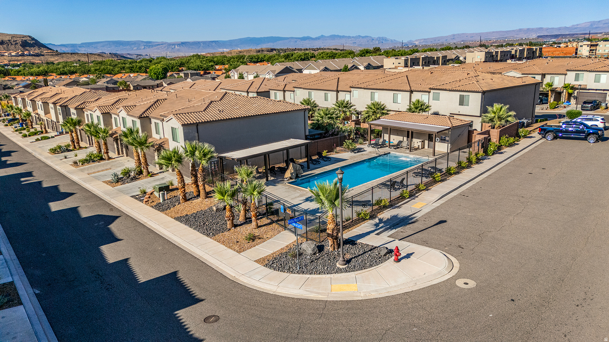 VIDA SOL VACATION TOWNHOMES - Residential