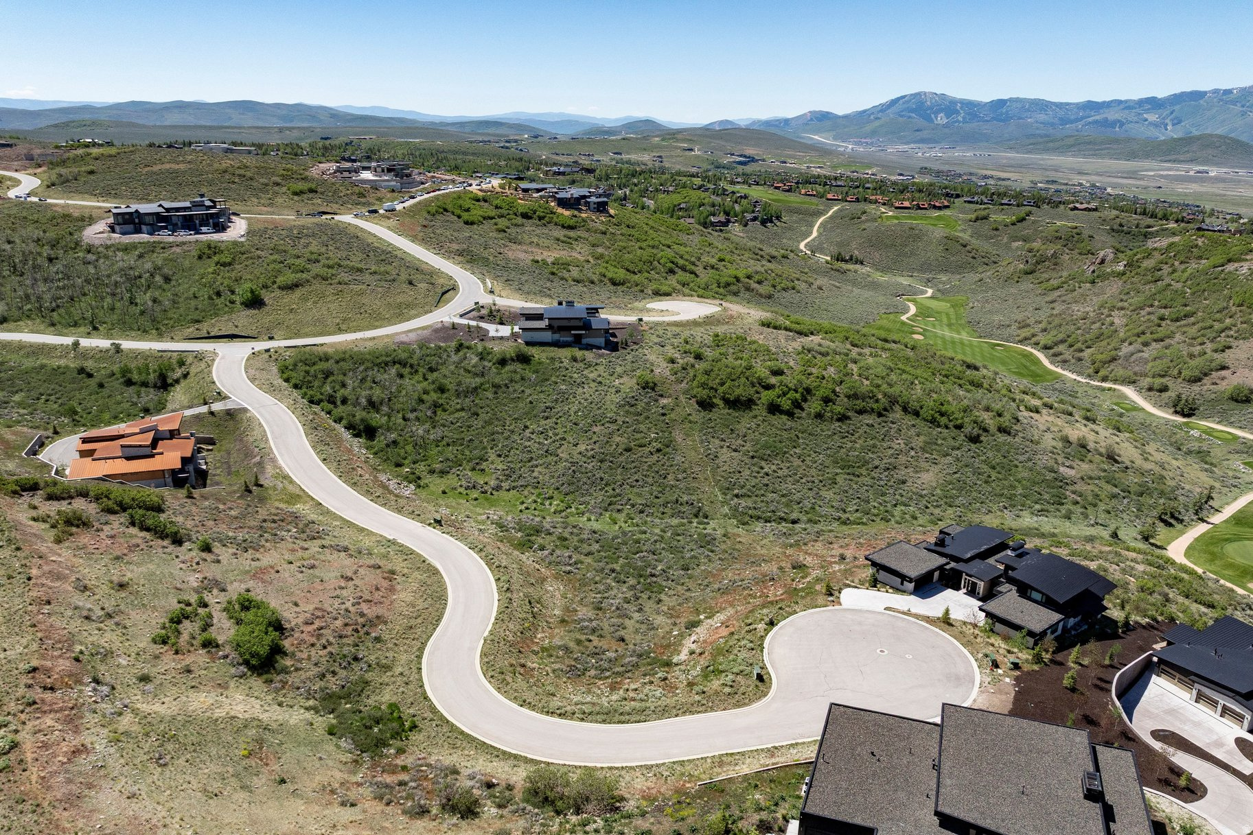 PINNACLE PORTFOLIO - Land