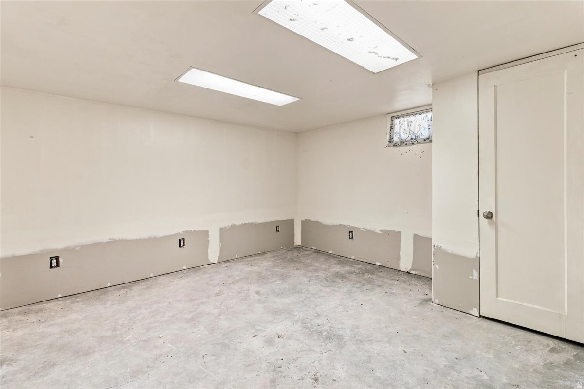 YOUNG PROPERTY - Residential