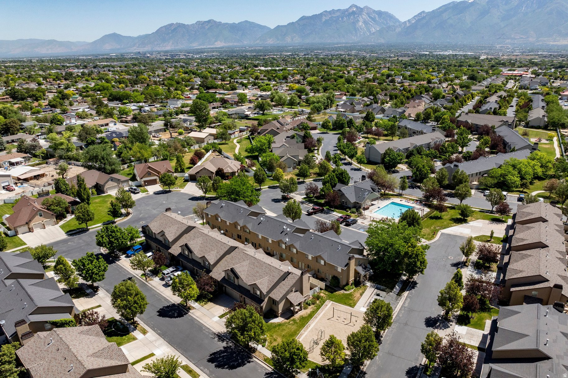 COUNTRY VIEW - Residential