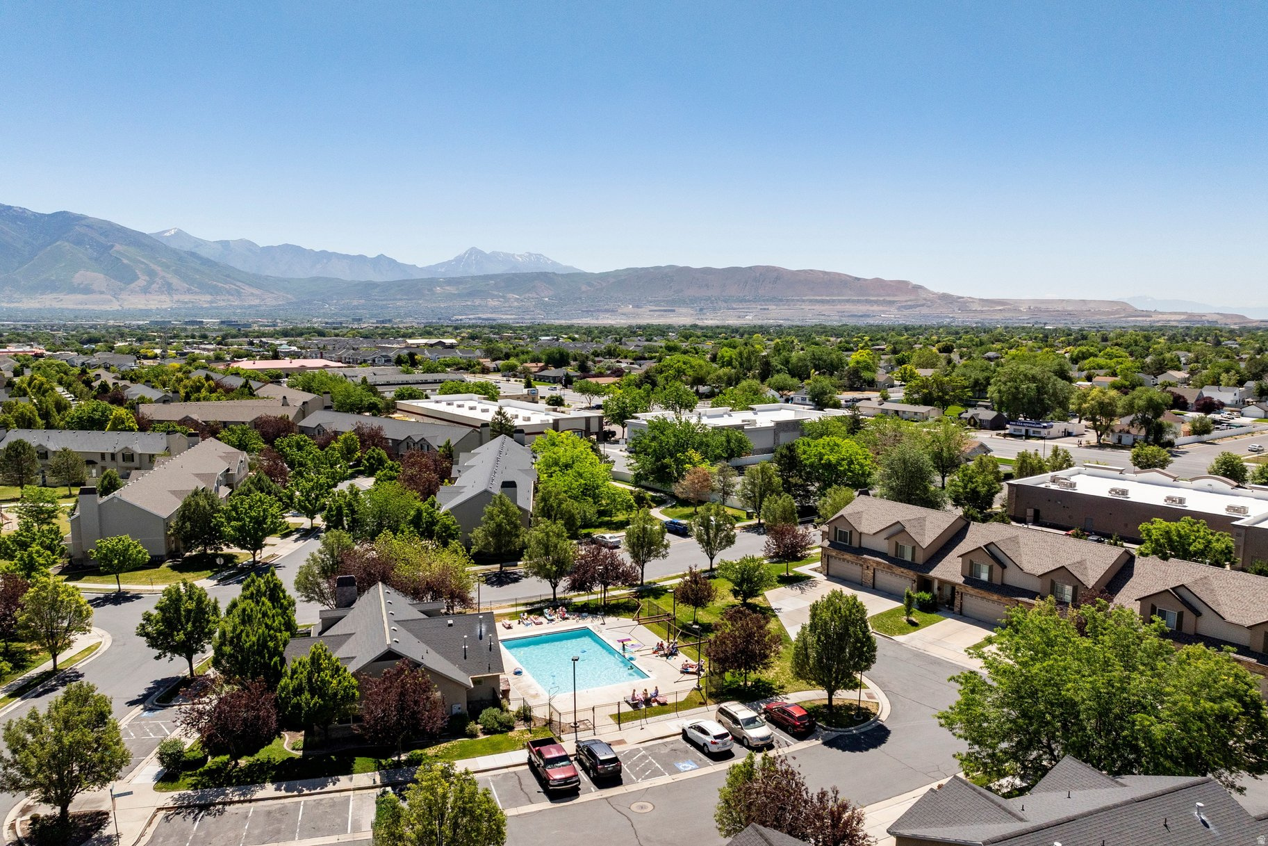 COUNTRY VIEW - Residential