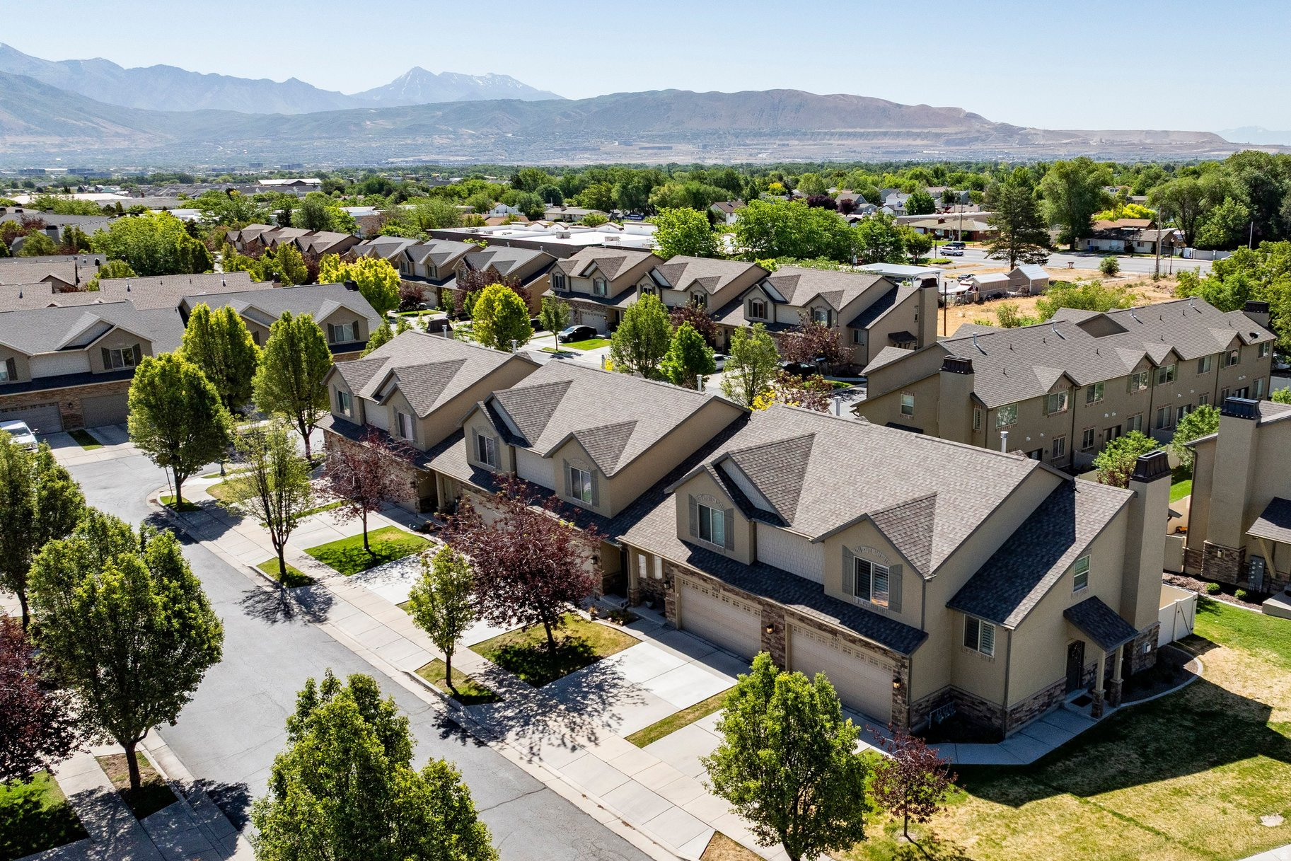 COUNTRY VIEW - Residential