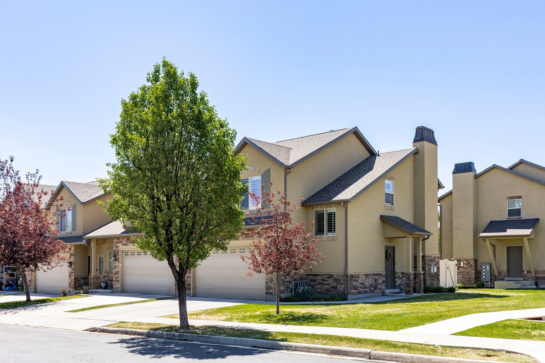 COUNTRY VIEW - Residential