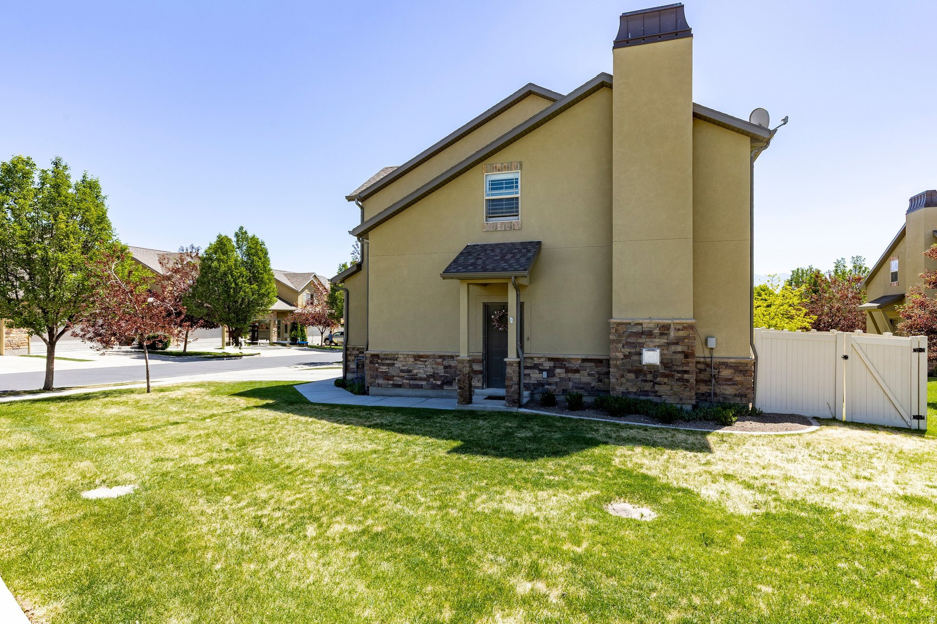 COUNTRY VIEW - Residential
