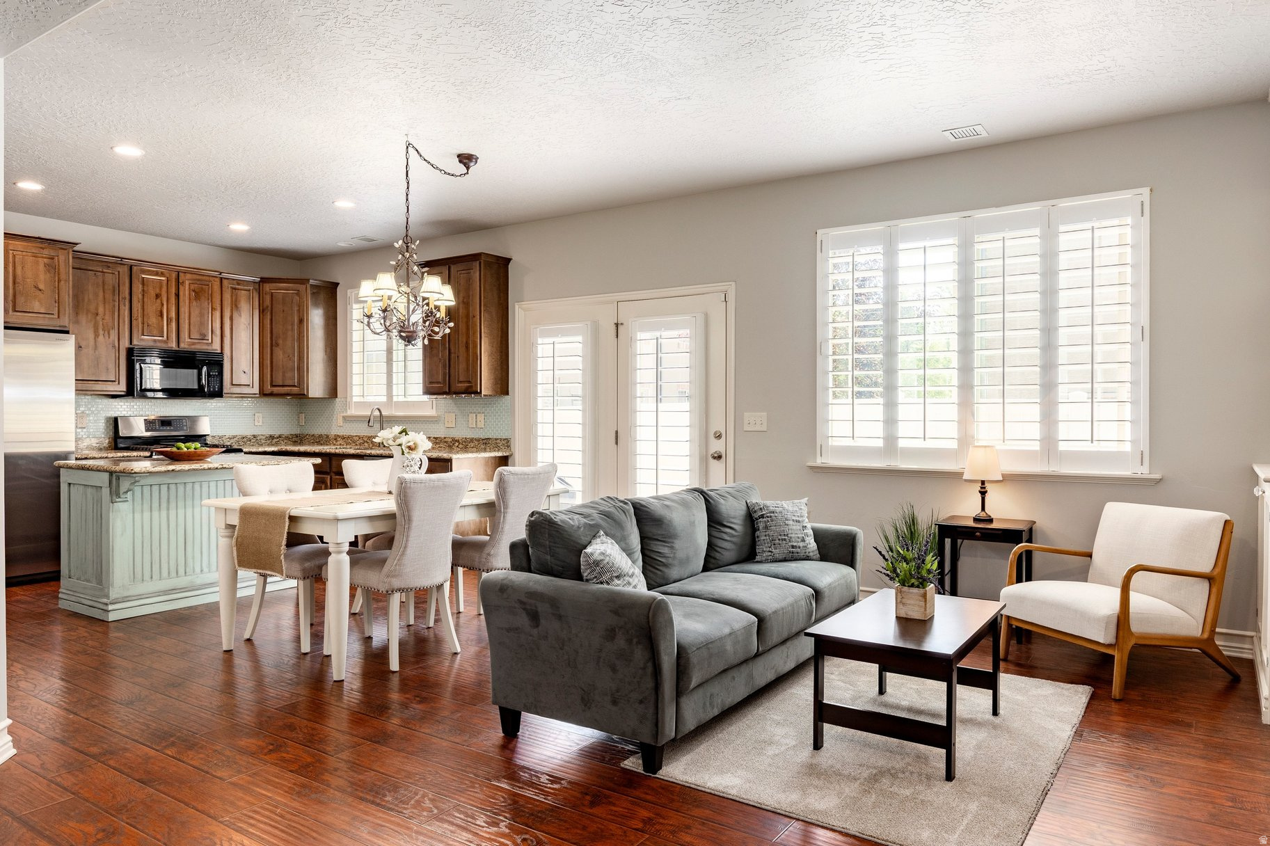 COUNTRY VIEW - Residential