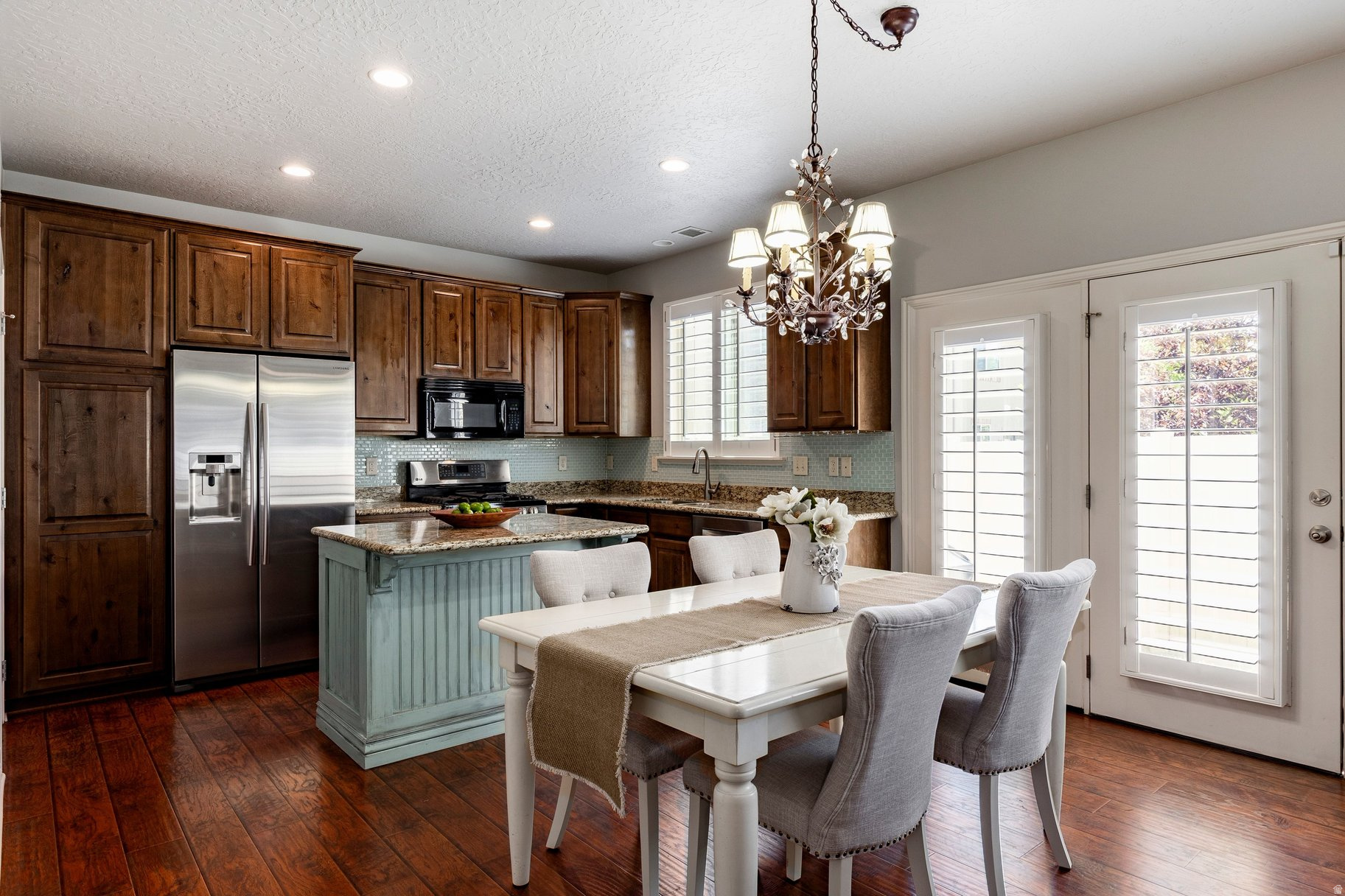 COUNTRY VIEW - Residential