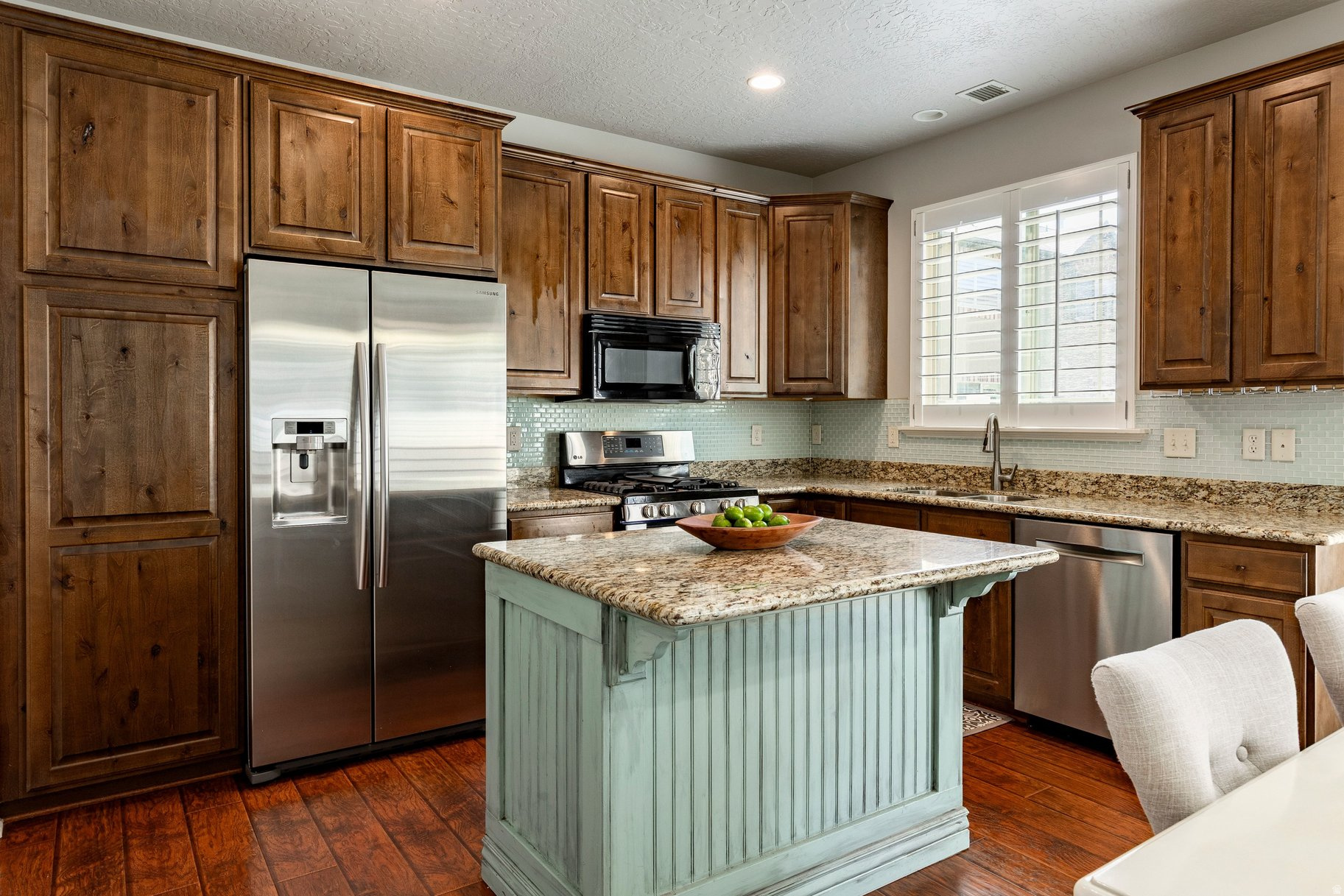 COUNTRY VIEW - Residential