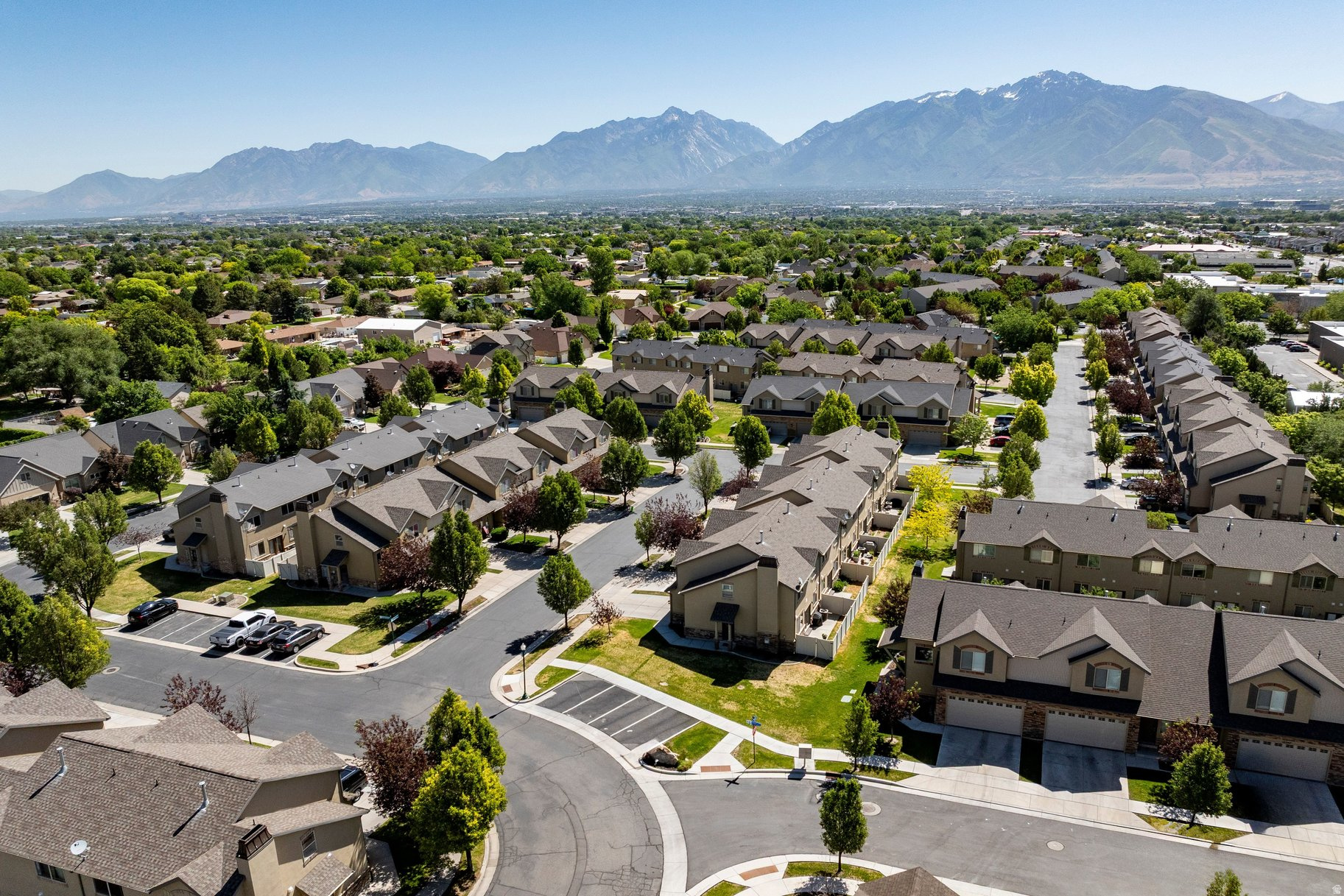 COUNTRY VIEW - Residential