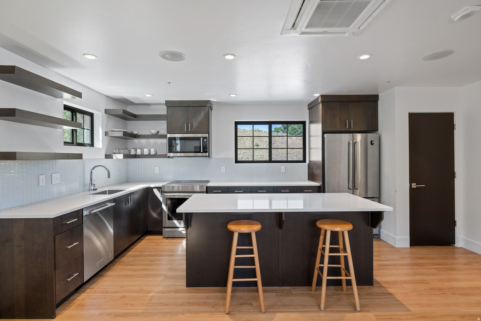 PARK EAST - Residential