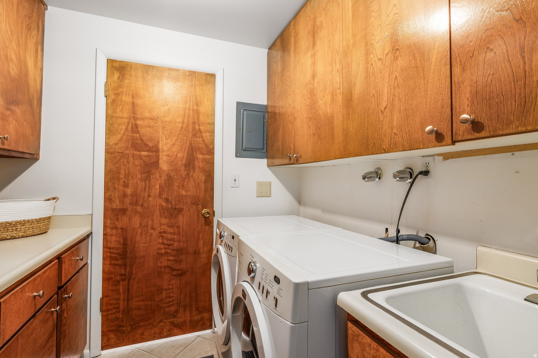 DONNER TOWER - Residential