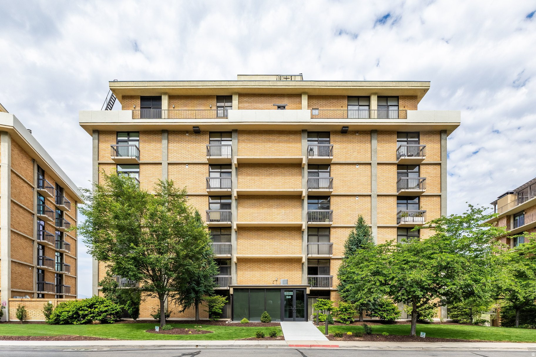 DONNER TOWER - Residential