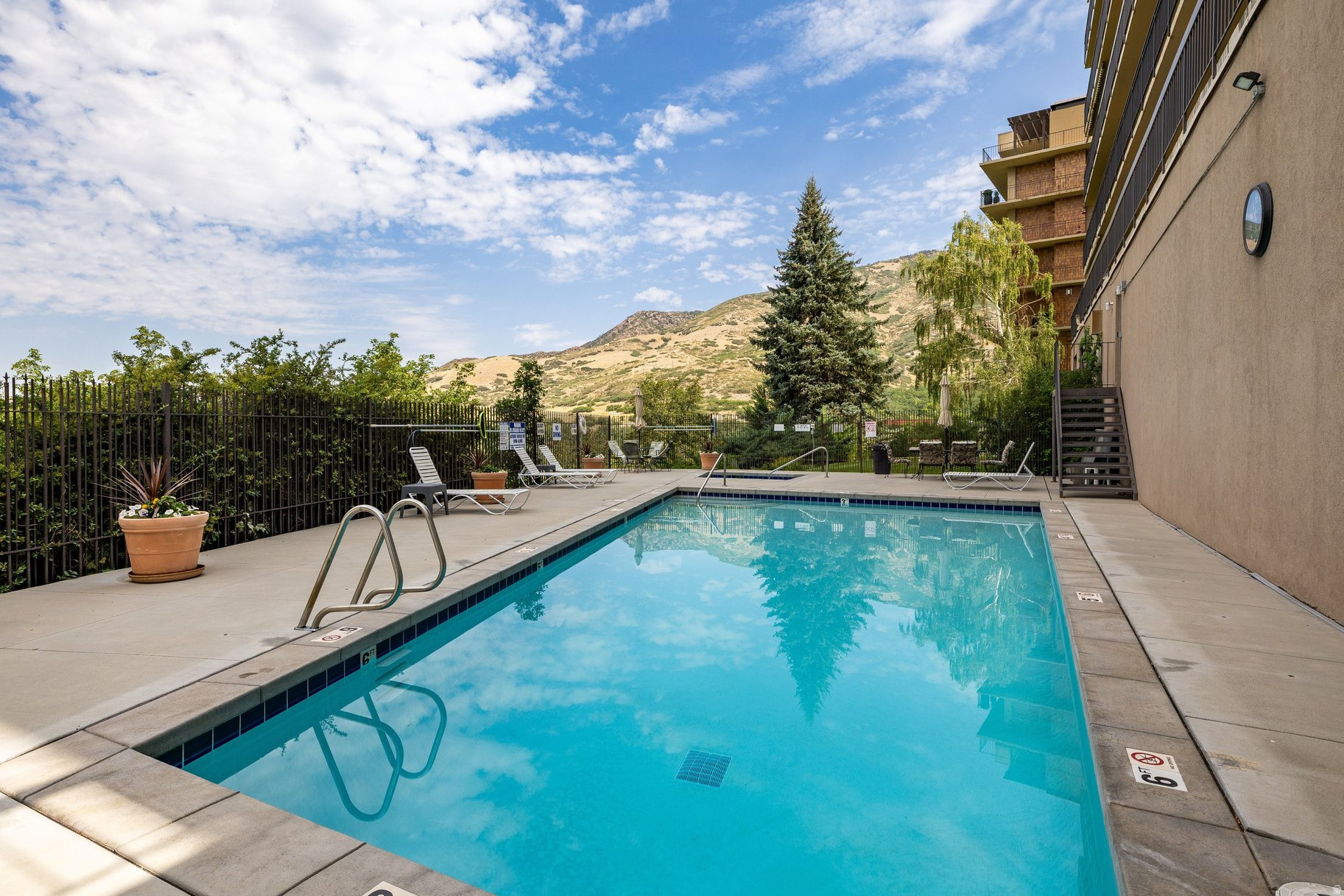 DONNER TOWER - Residential