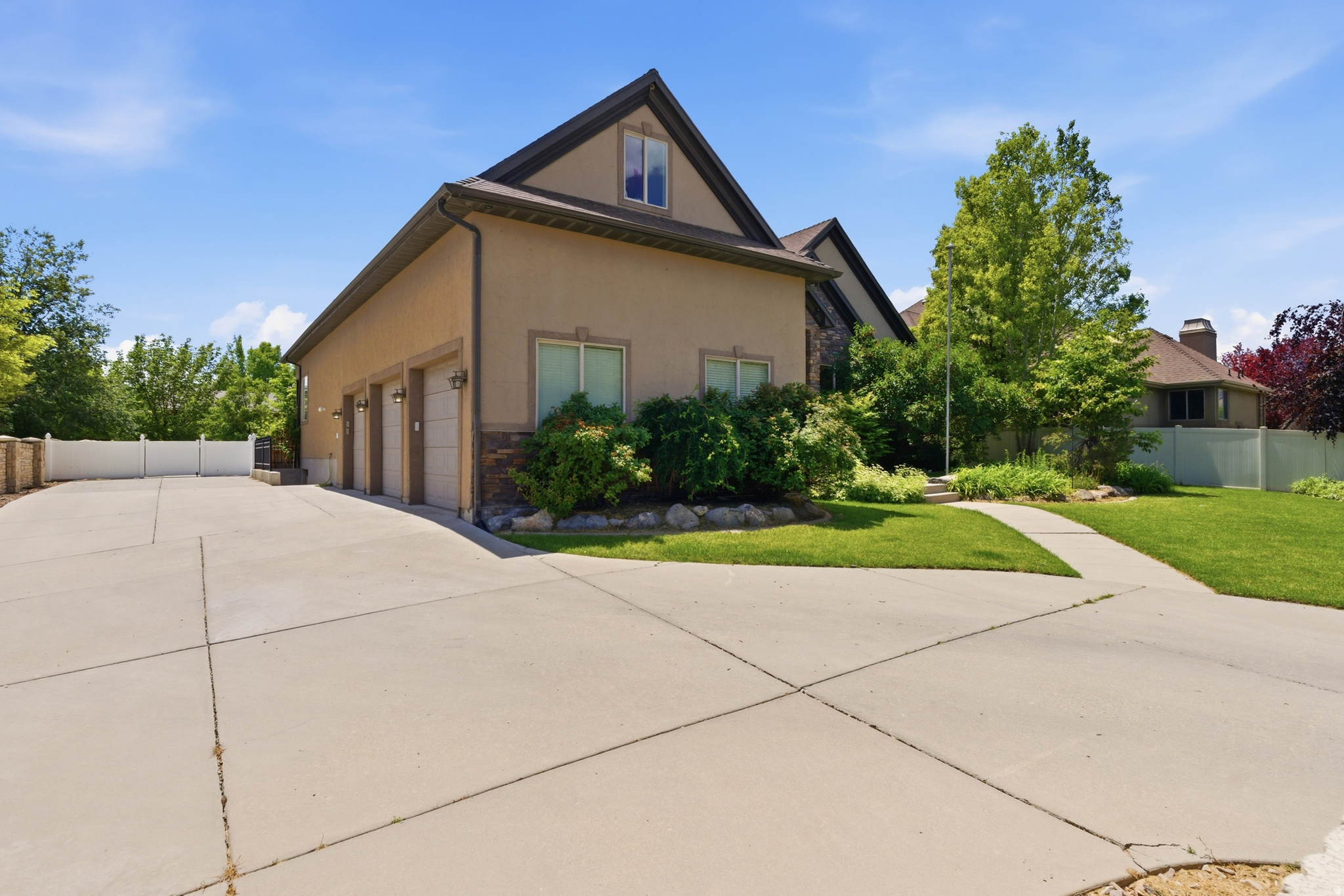 HERITAGE PLACE - Residential