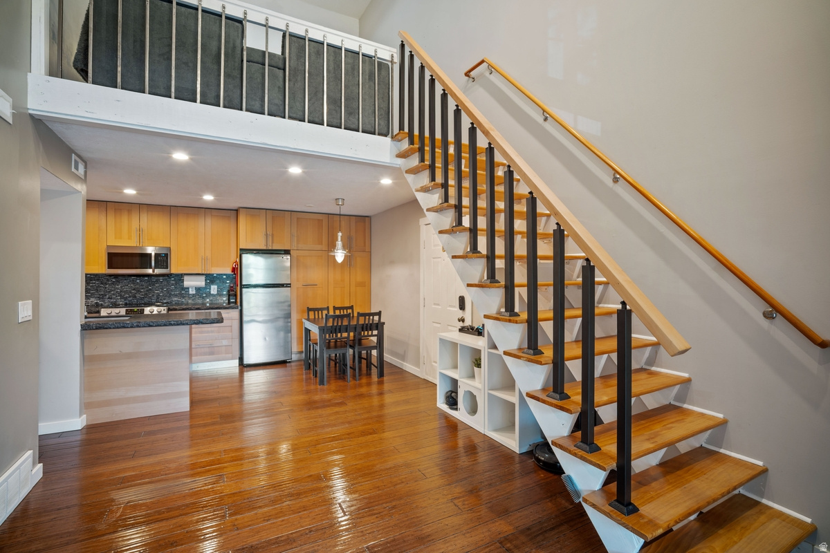 WATERSIDE COVE - Residential