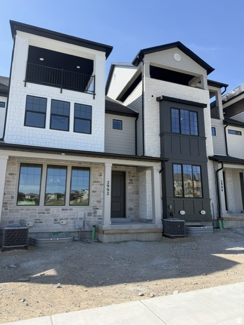 Contact agent for more details. Buyer/Buyer's agent to verify information.