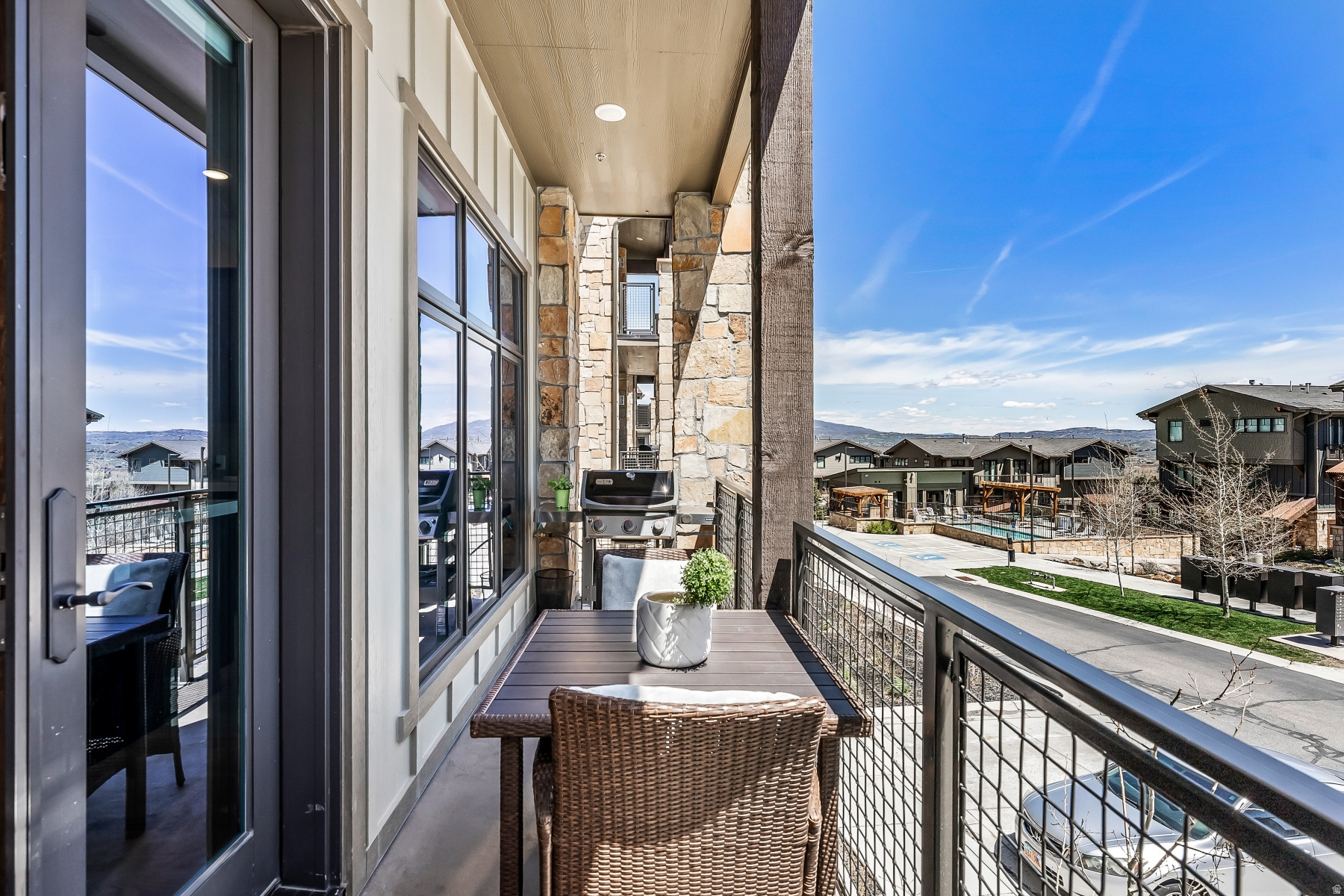 THE LOFTS AT BLACKSTONE CONDO - Residential Lease