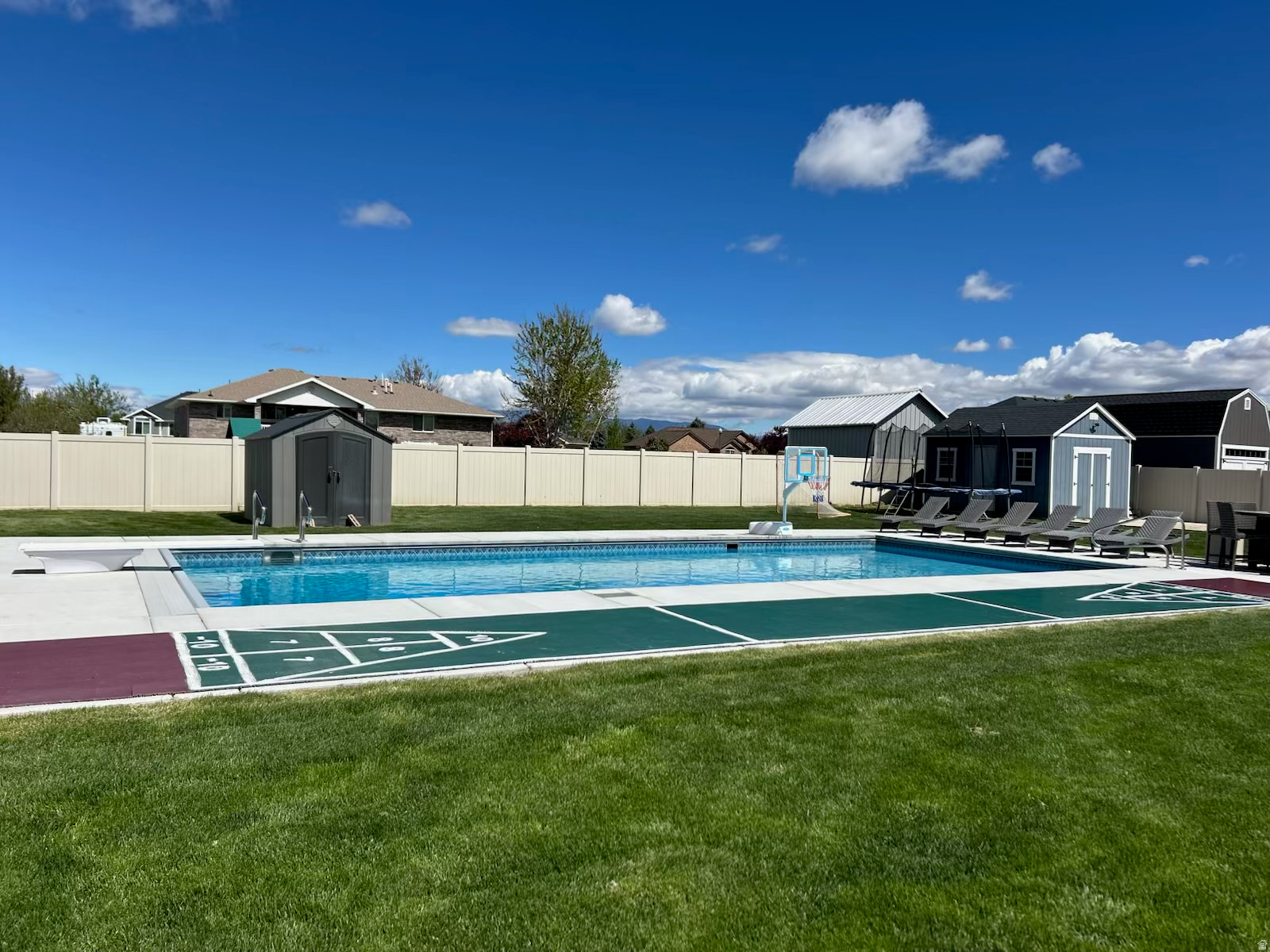 WIND RIVER ESTATES - Residential