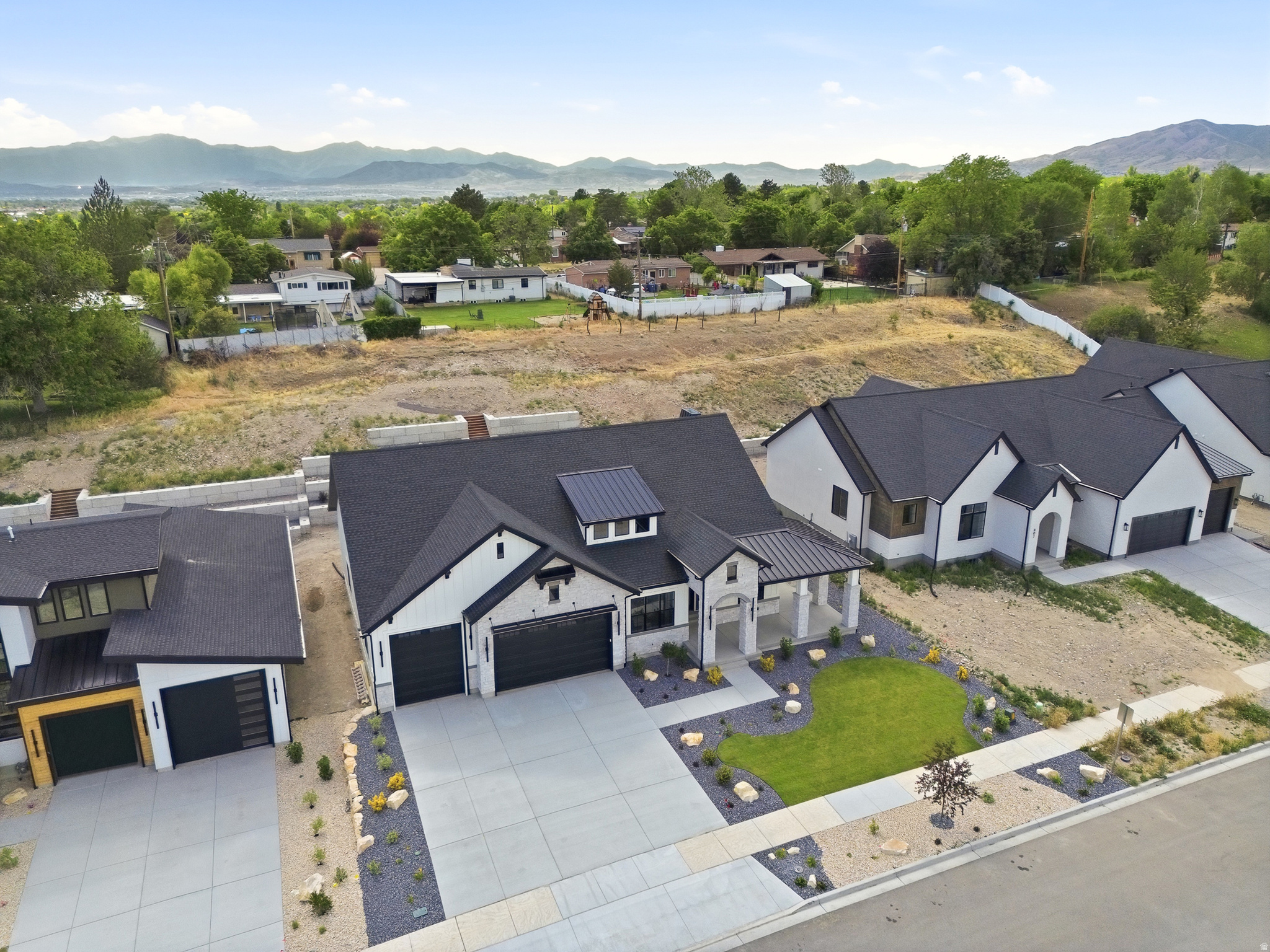BECK HILLSIDE ESTATE - Residential