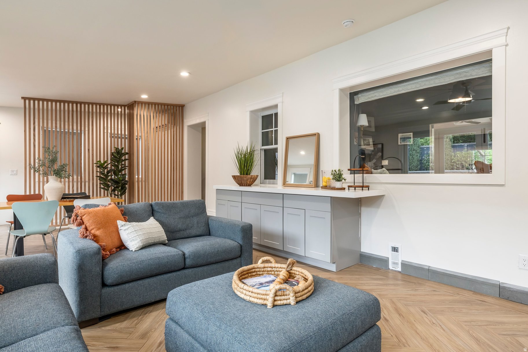 COUNTRY CLUB - Residential