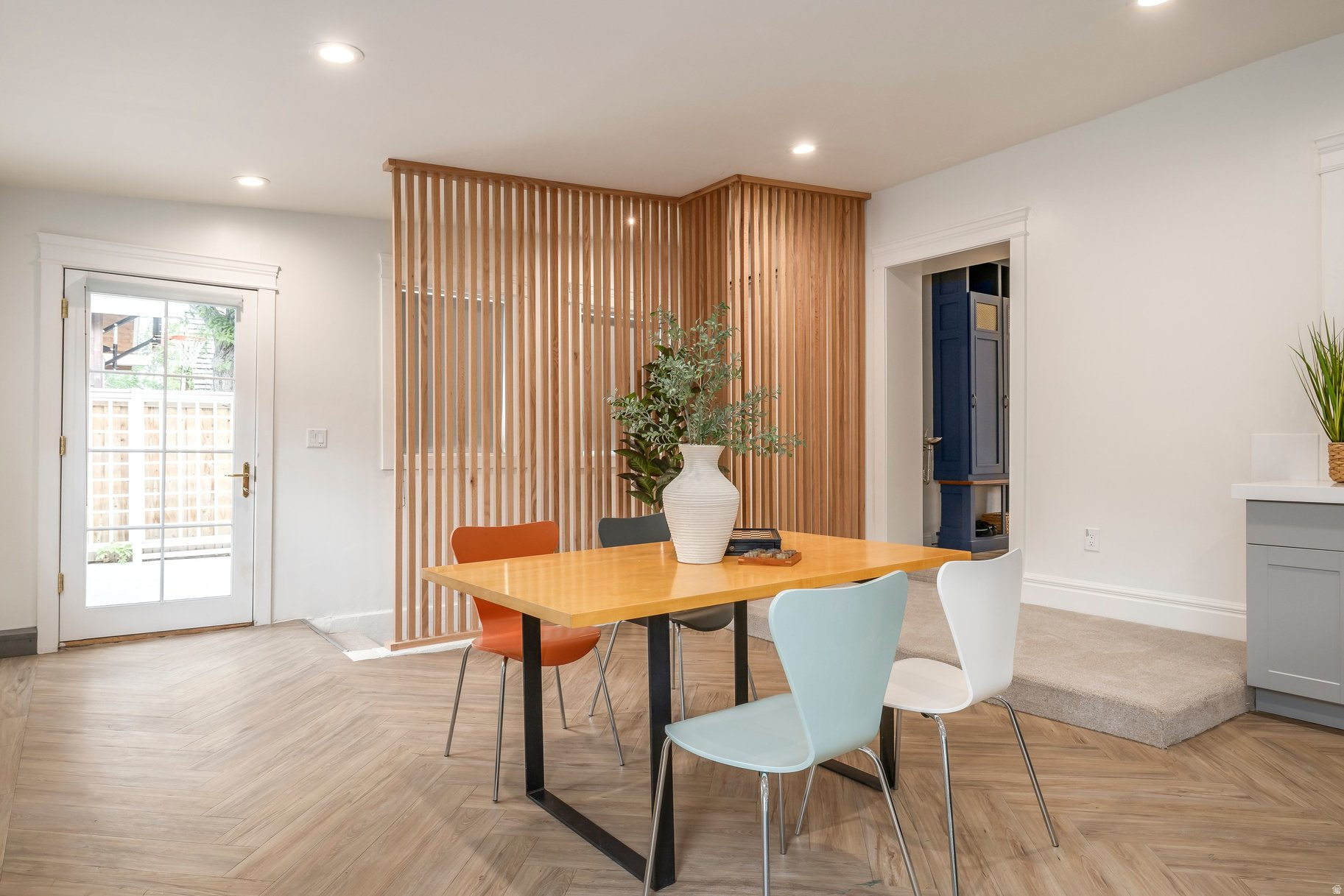COUNTRY CLUB - Residential