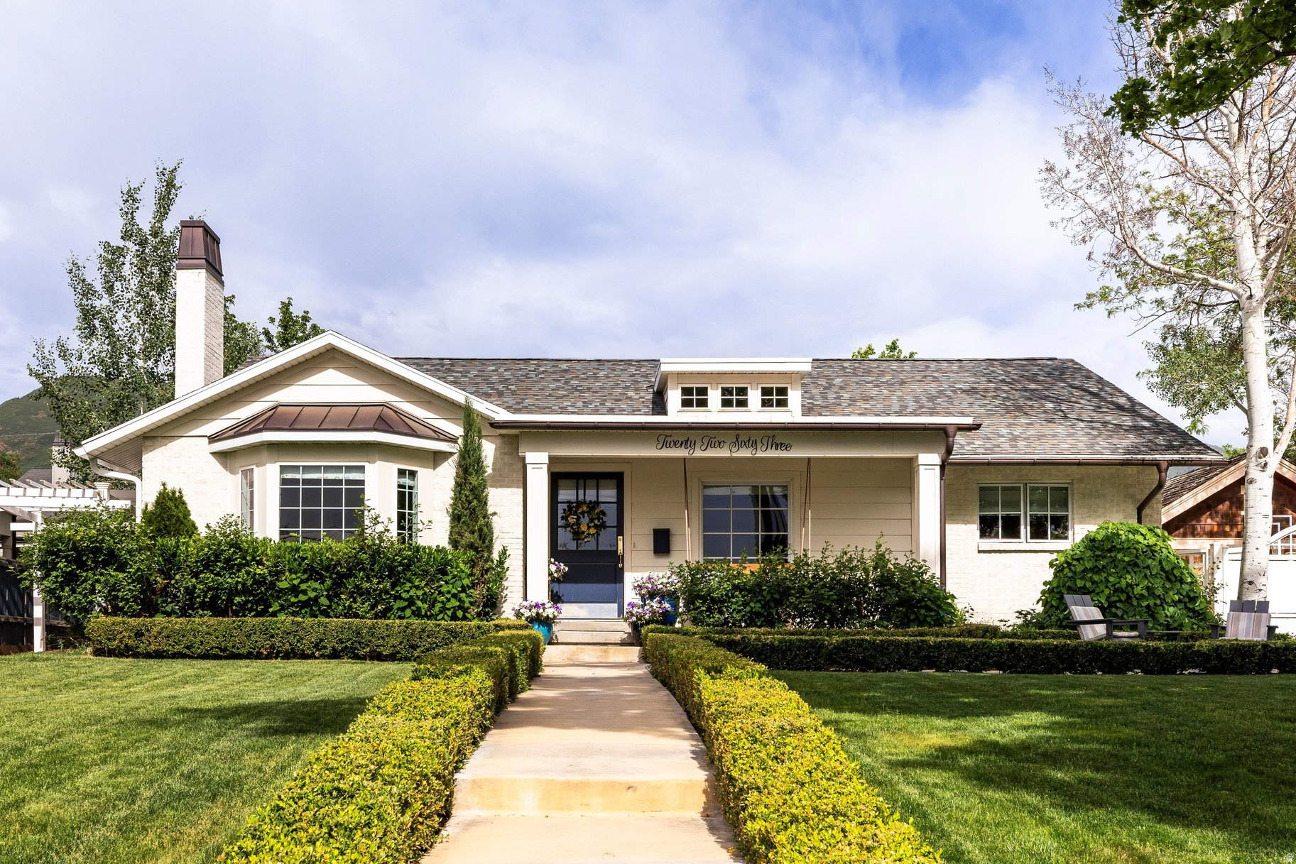 COUNTRY CLUB - Residential