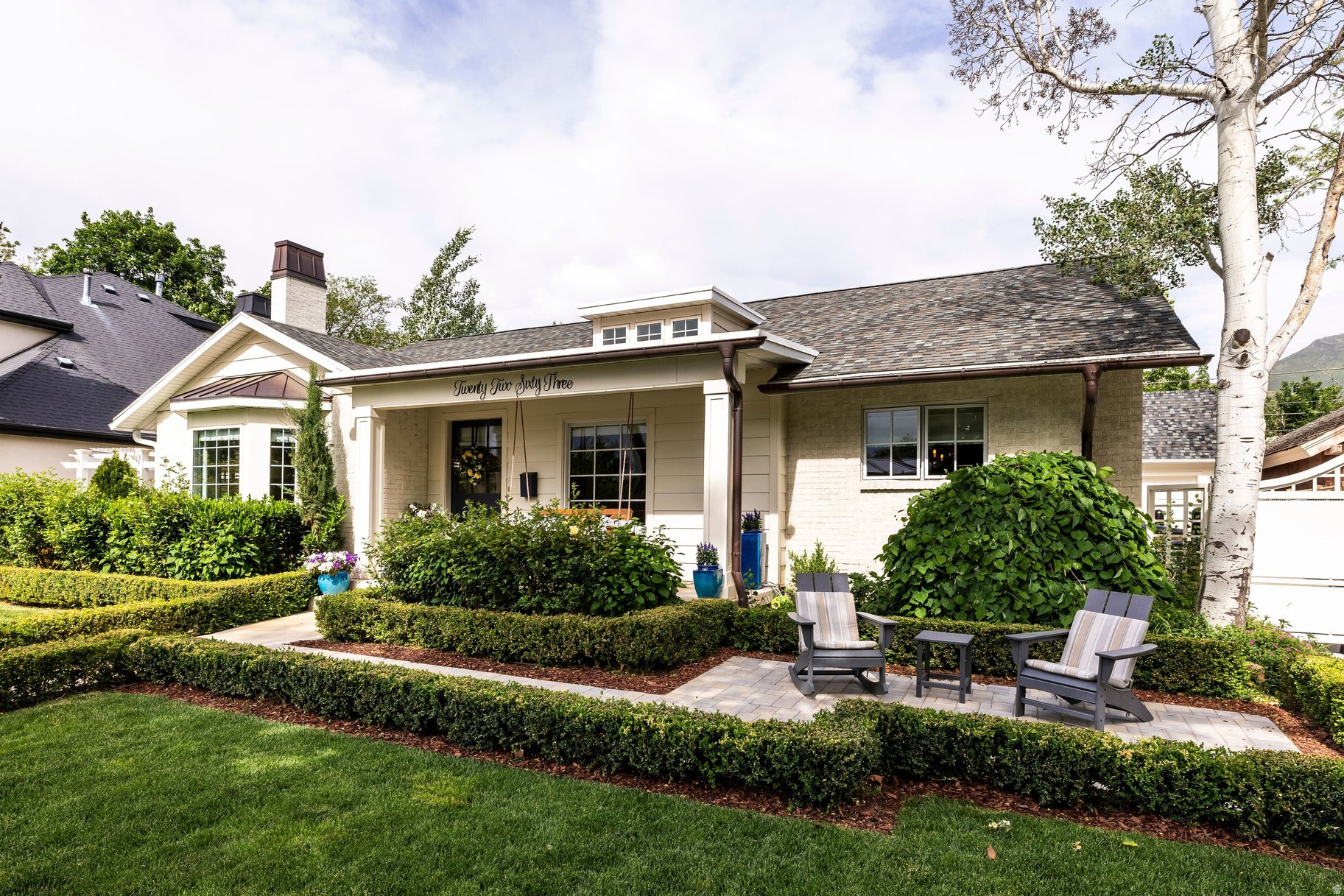 COUNTRY CLUB - Residential