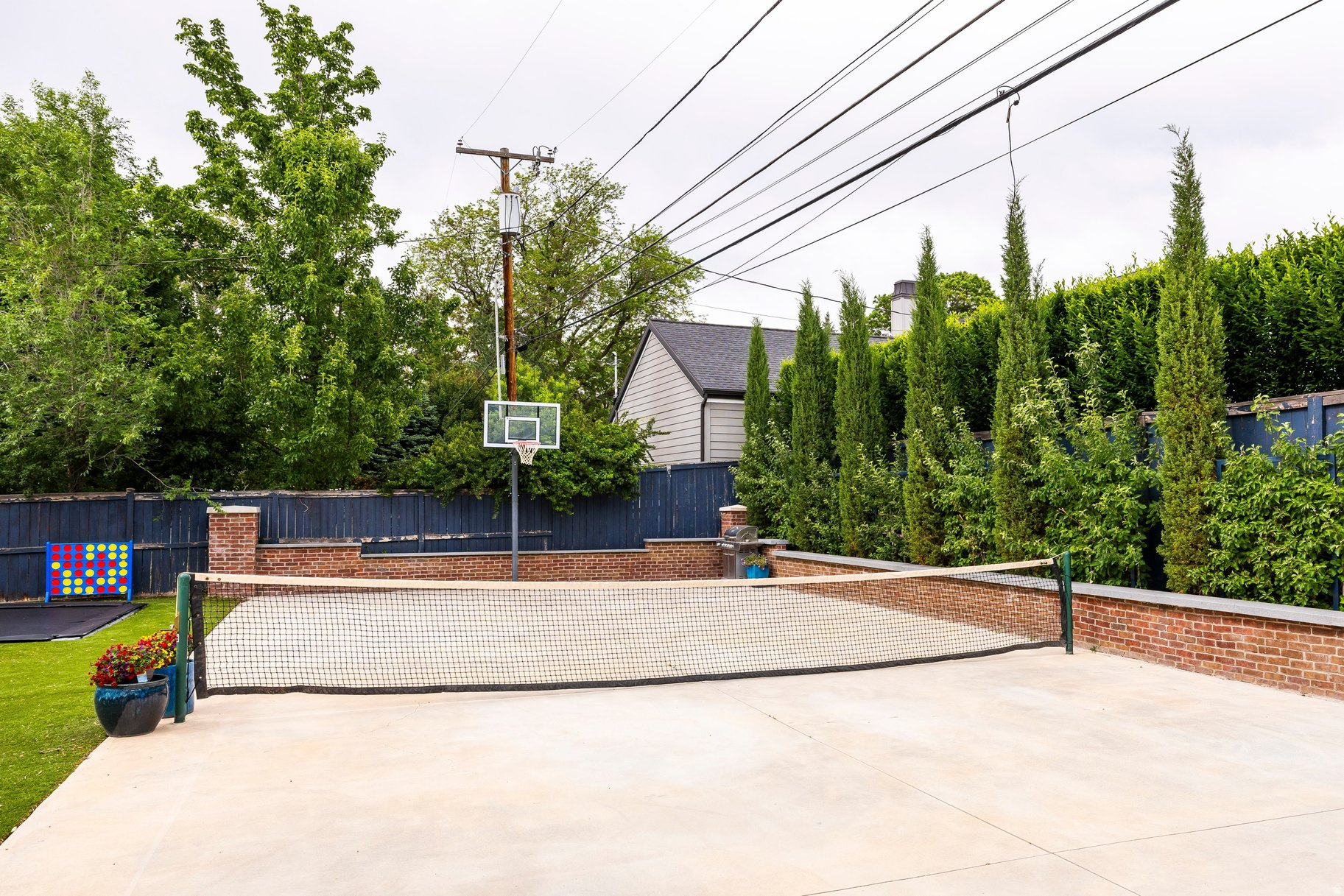 COUNTRY CLUB - Residential