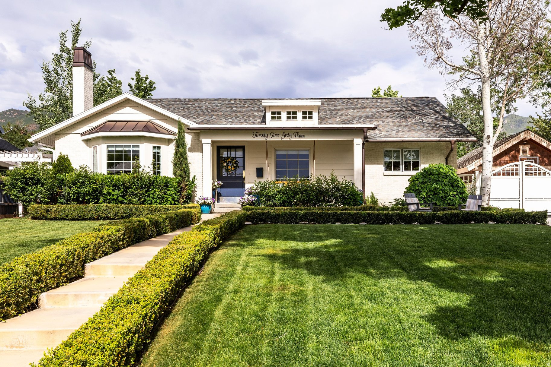 COUNTRY CLUB - Residential