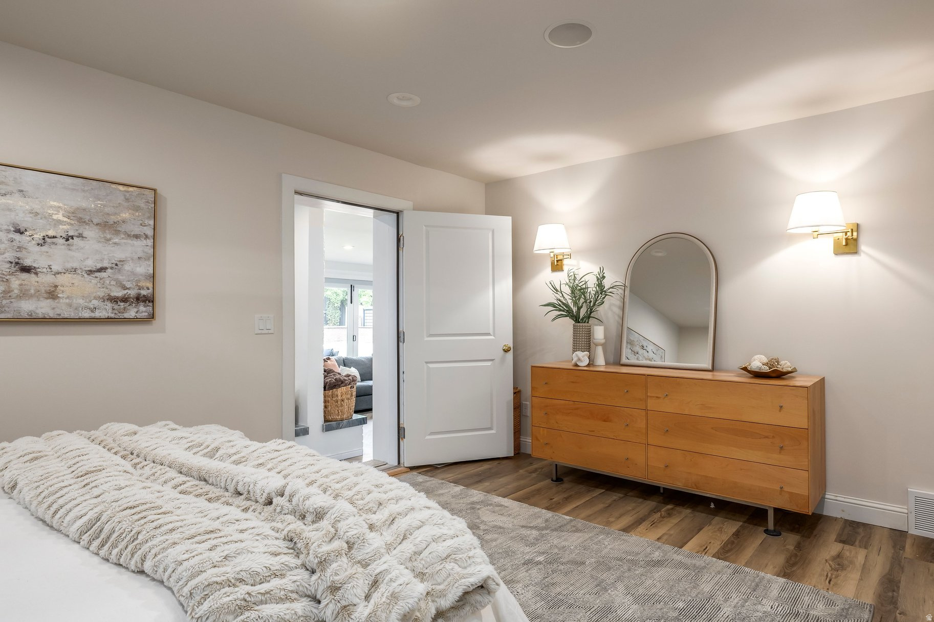 COUNTRY CLUB - Residential